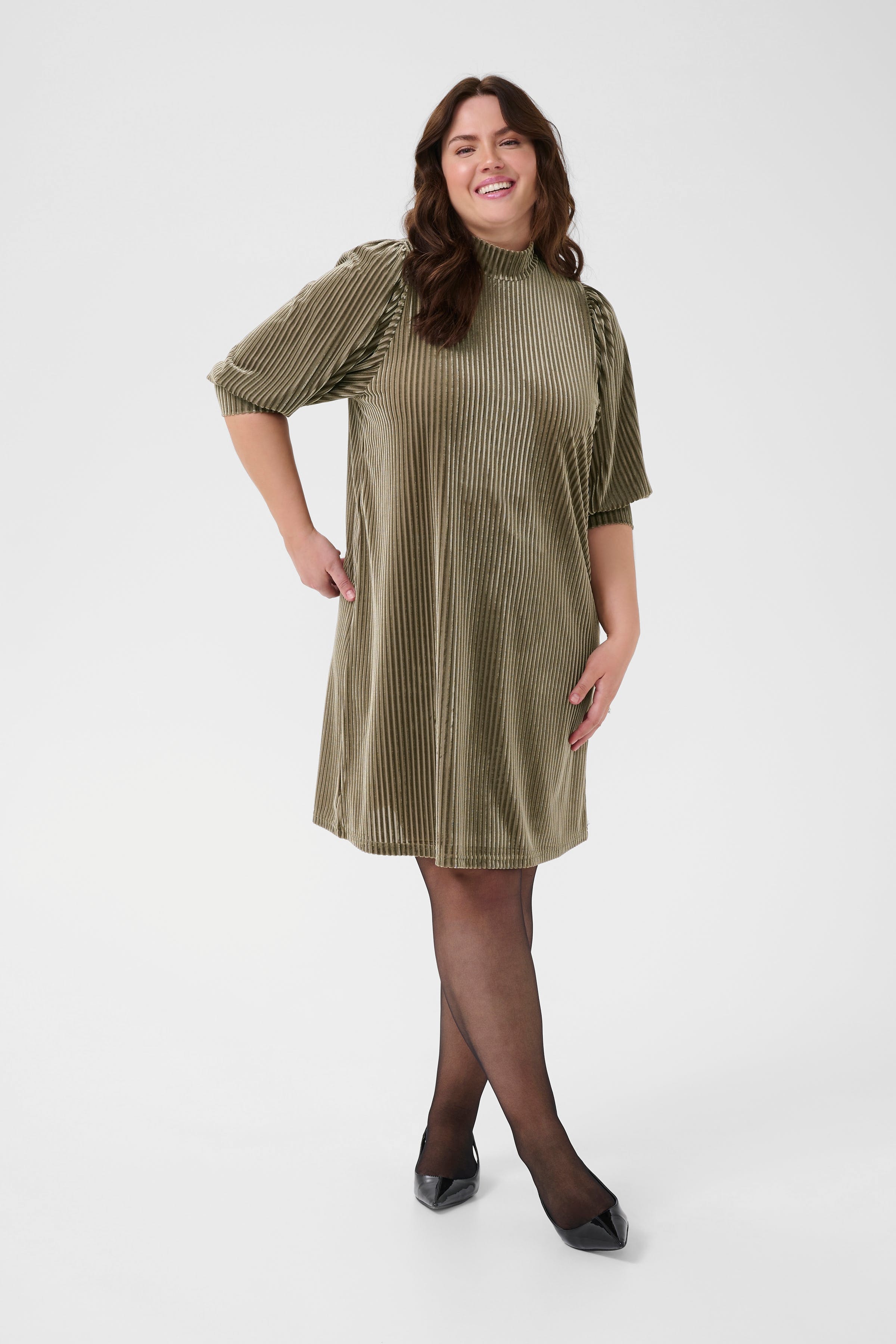 KCcacanna Velour Dress LOOKBOOK FRONT 10581209-190808