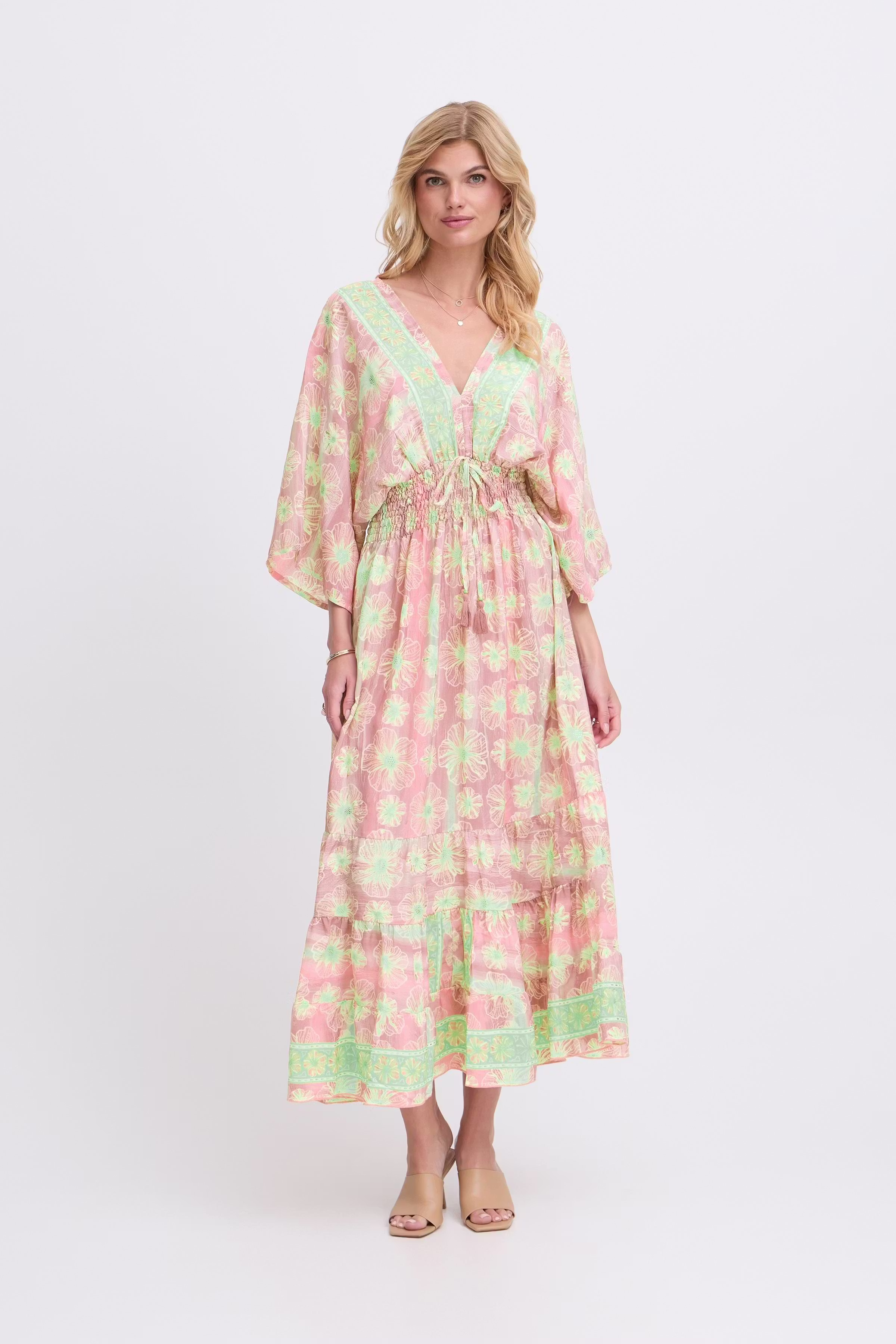SBILSEBETH Kjole LOOKBOOK FRONT 22101008-205617