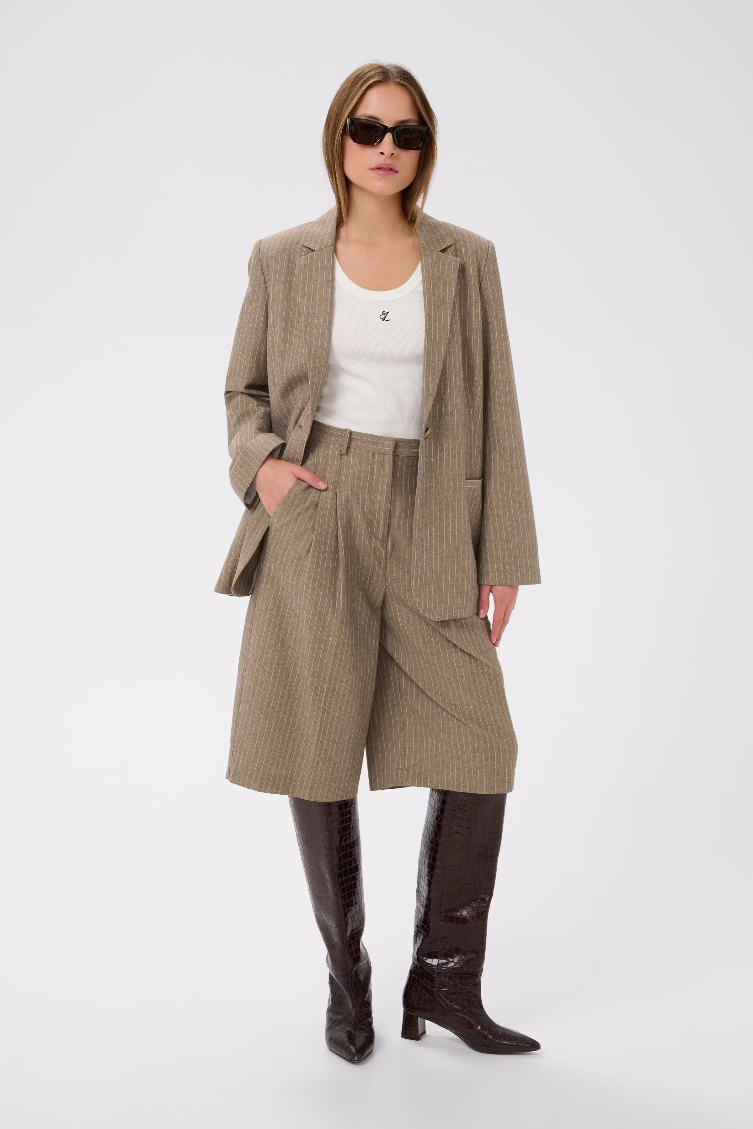 SLGinevra Shorts LOOKBOOK FRONT 30409040-304684