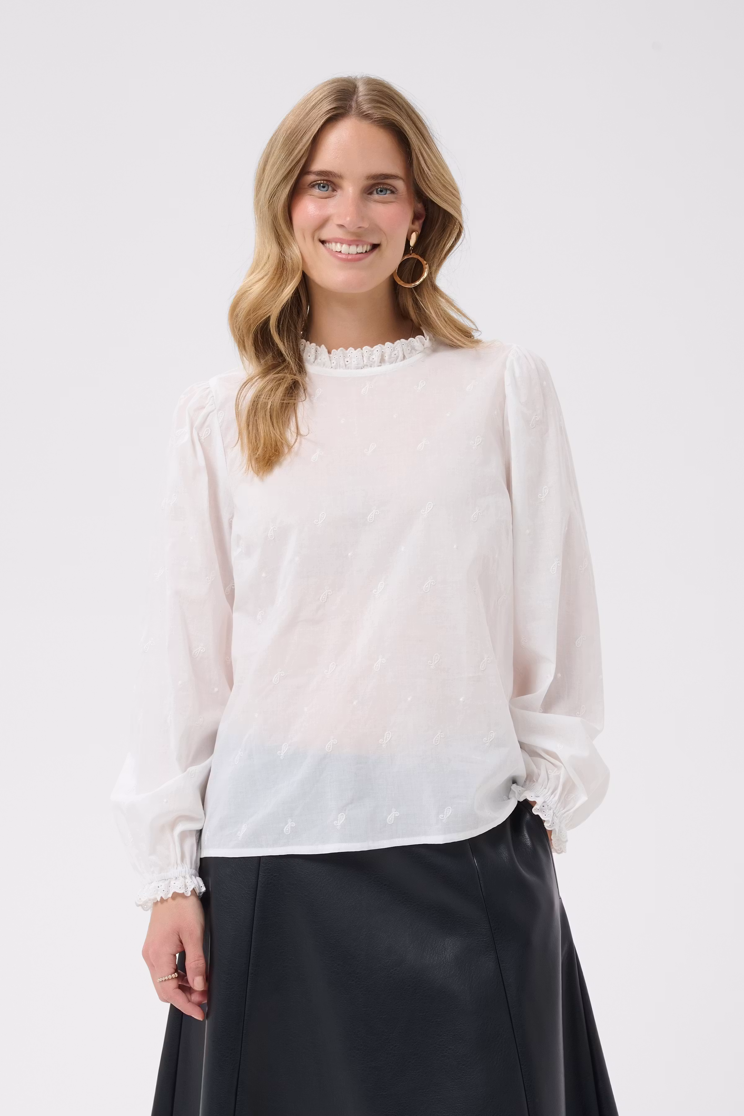 CRKalikah Blouse LOOKBOOK FRONT 10615648-110602