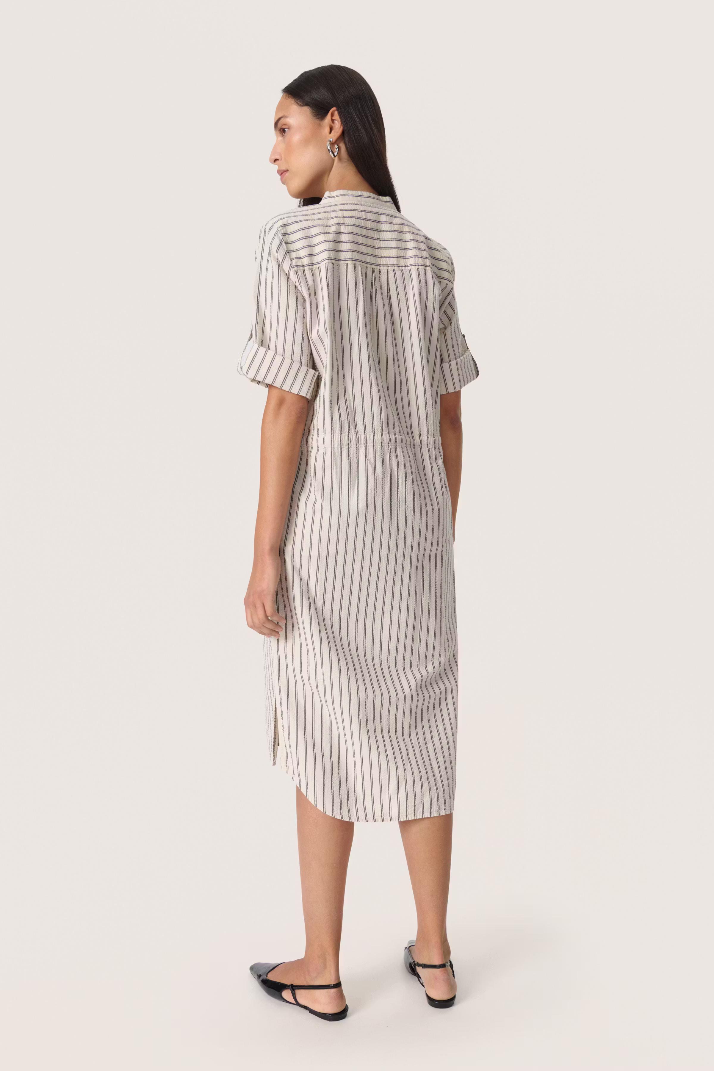 SLAnvitte Dress LOOKBOOK BACK 30408467-303927