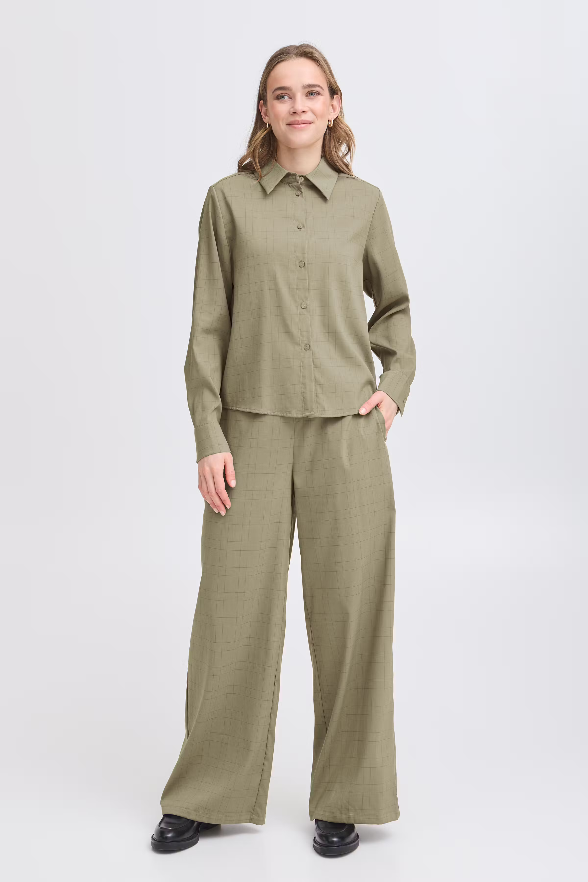 FRCHECKA Broek LOOKBOOK FRONT 20616230-185806