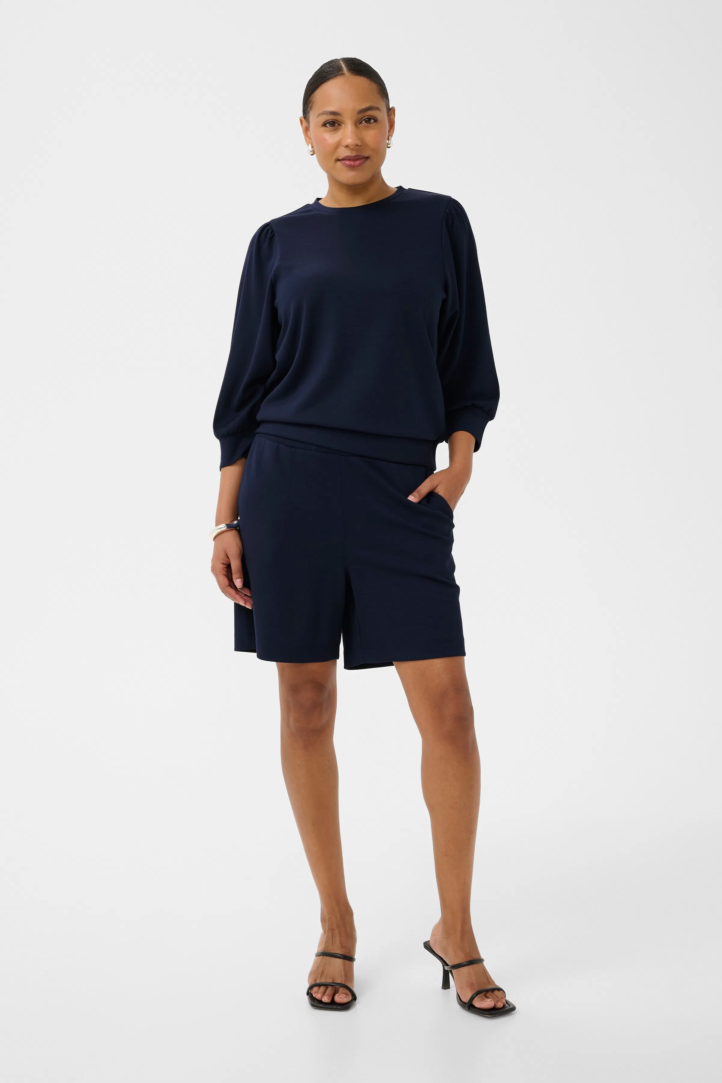 KAannie Shorts LOOKBOOK FRONT 10511810-194020