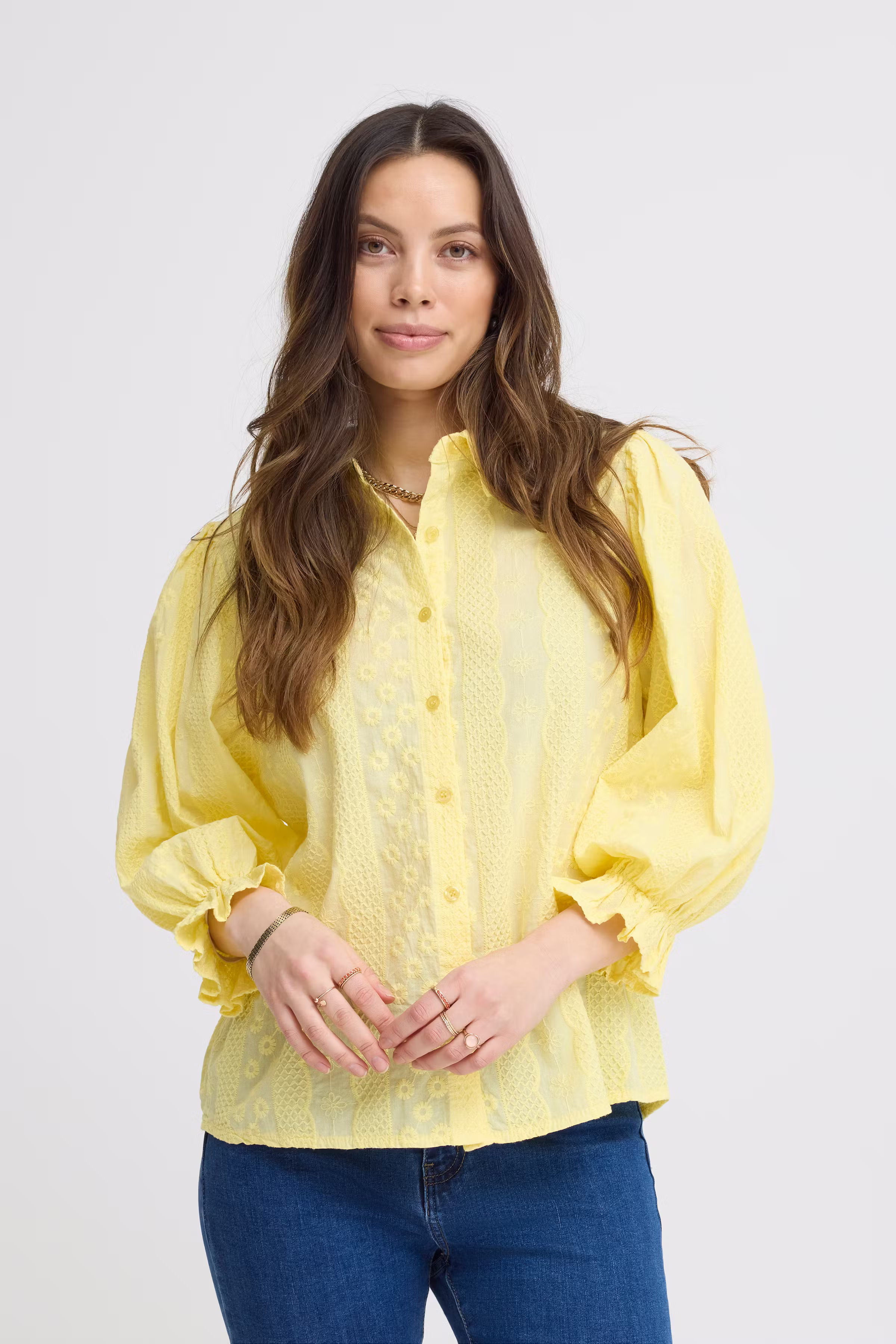 SBANKA Bluse LOOKBOOK FRONT 22100938-120825