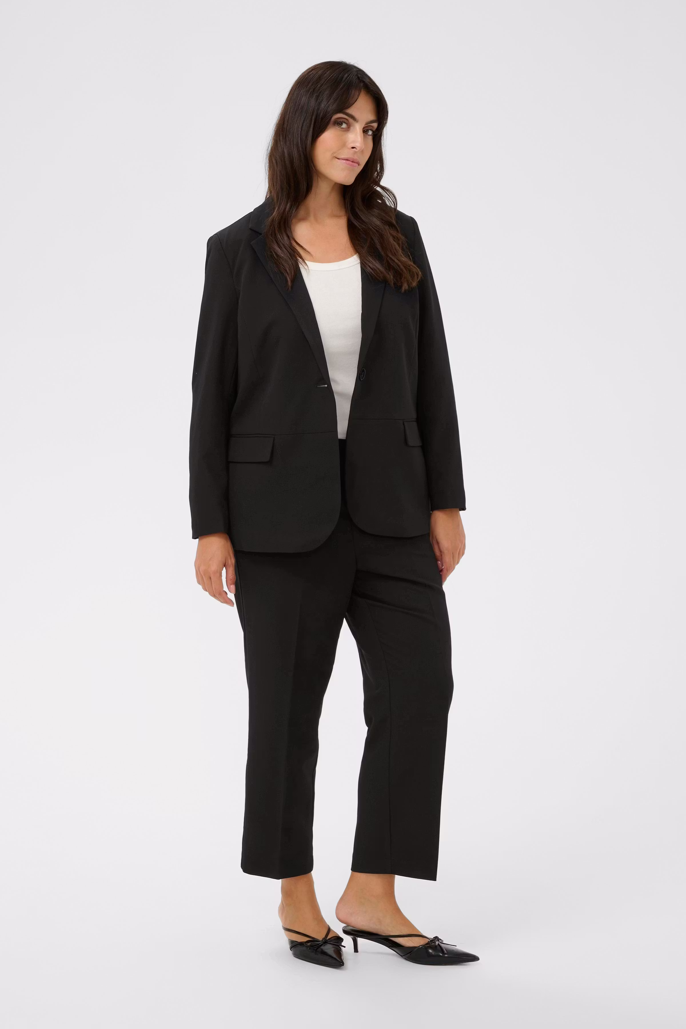 KCsakira Blazer LOOKBOOK FRONT 10580933-100121