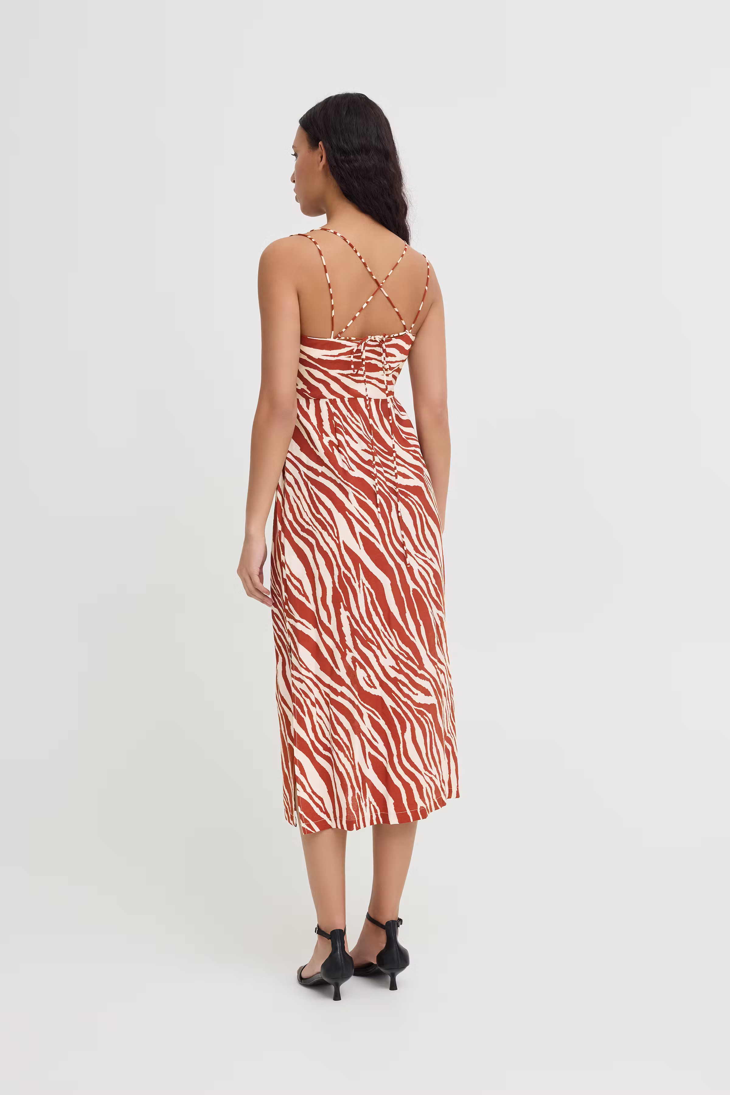 IHYARDEEN Kjole LOOKBOOK BACK 20123377-204603