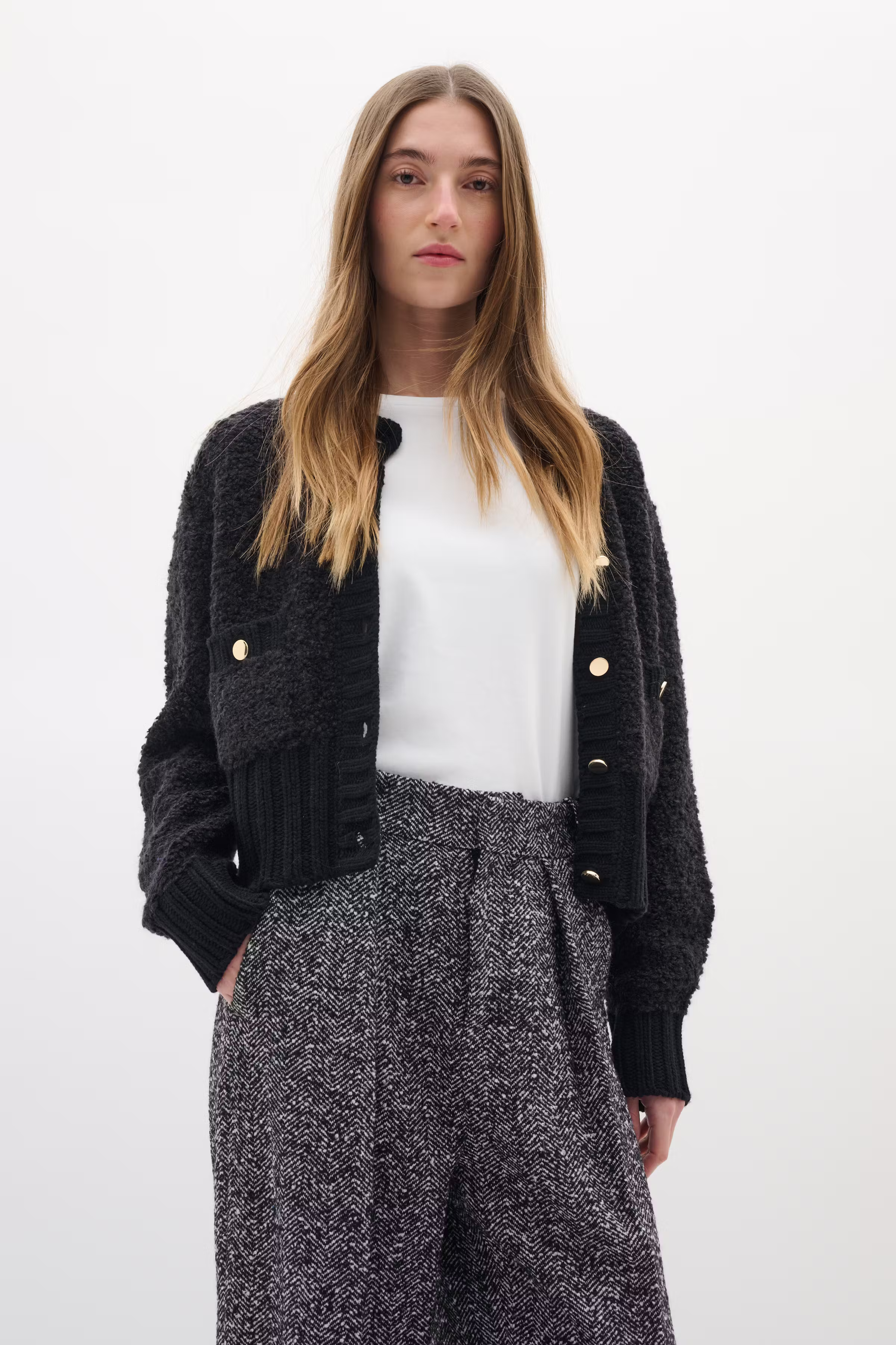 GuoIW Cardigan LOOKBOOK FRONT 30110938-194008