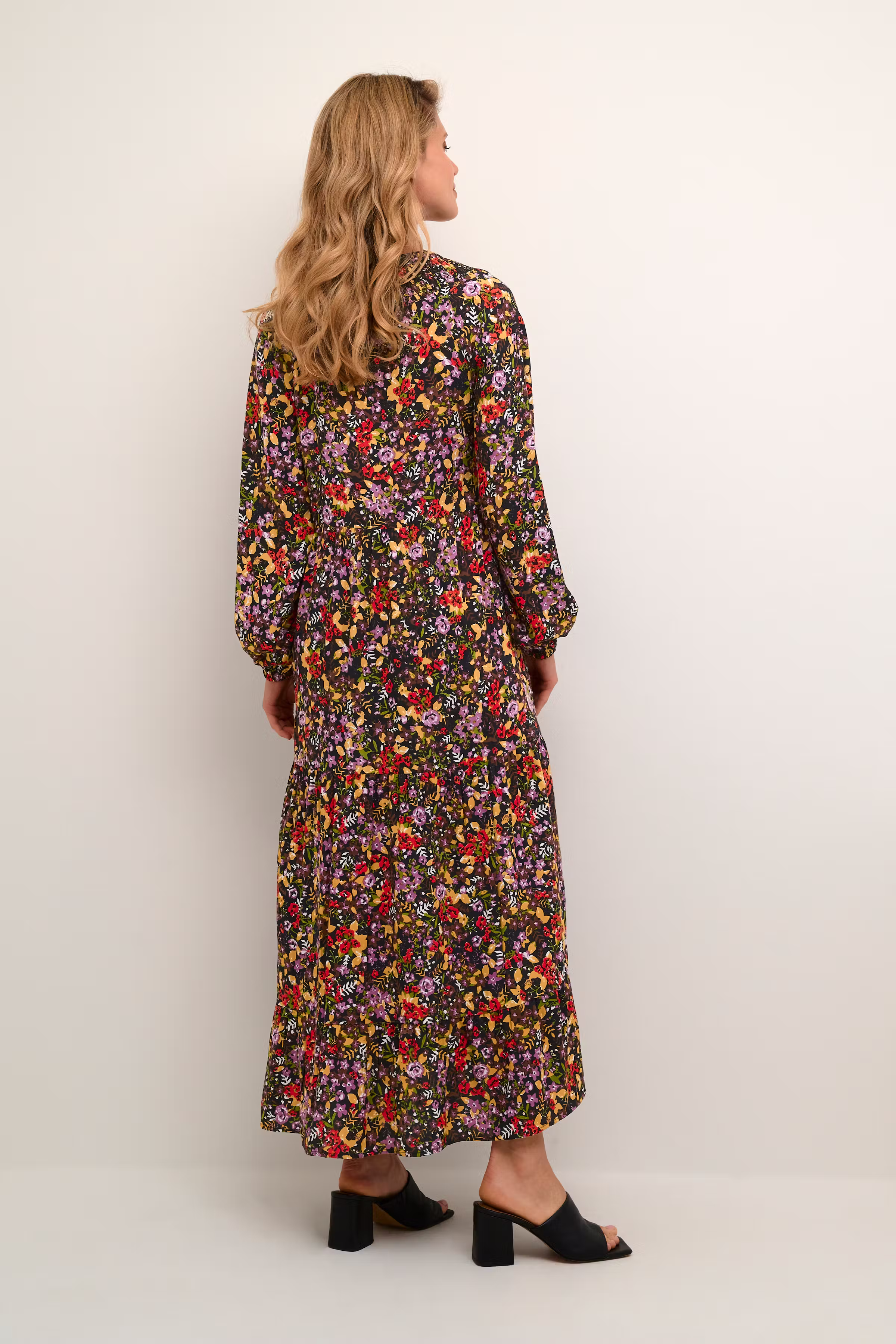 BPpolina Kjole LOOKBOOK BACK 10590523-104980B