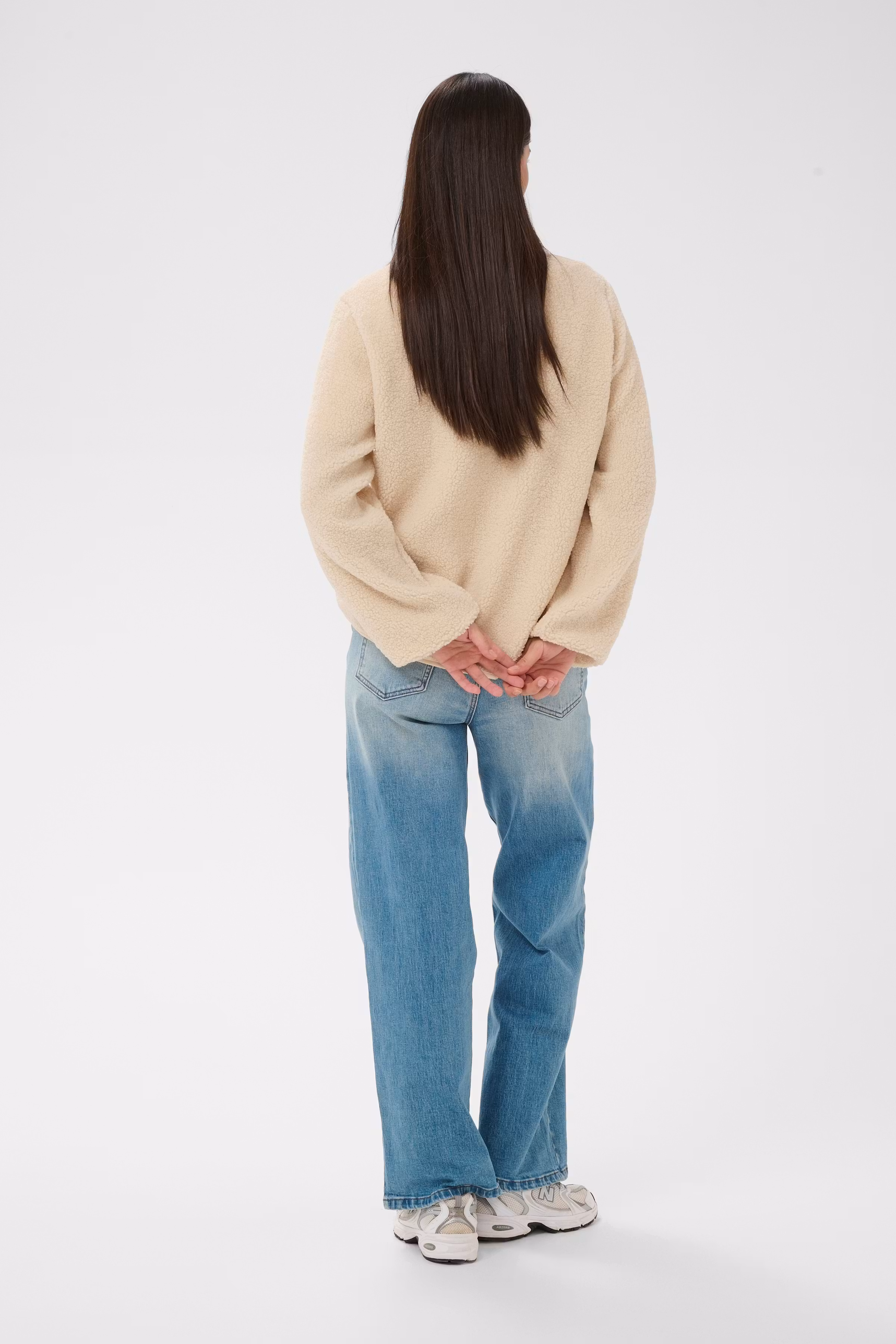KAally Fleece LOOKBOOK BACK 10511206-120601