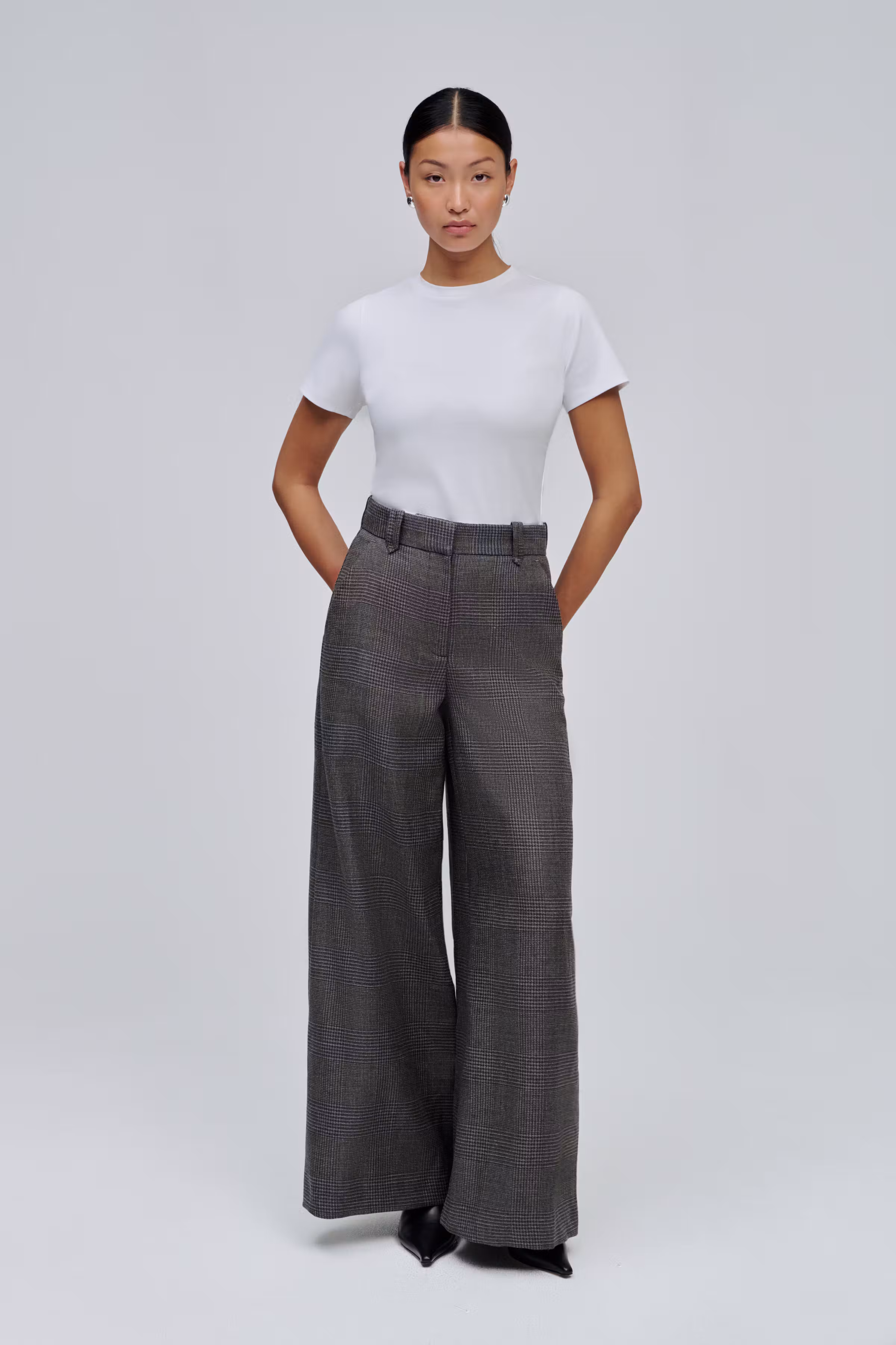 IOPersyia Trousers LOOKBOOK FRONT 30600059-MC1999