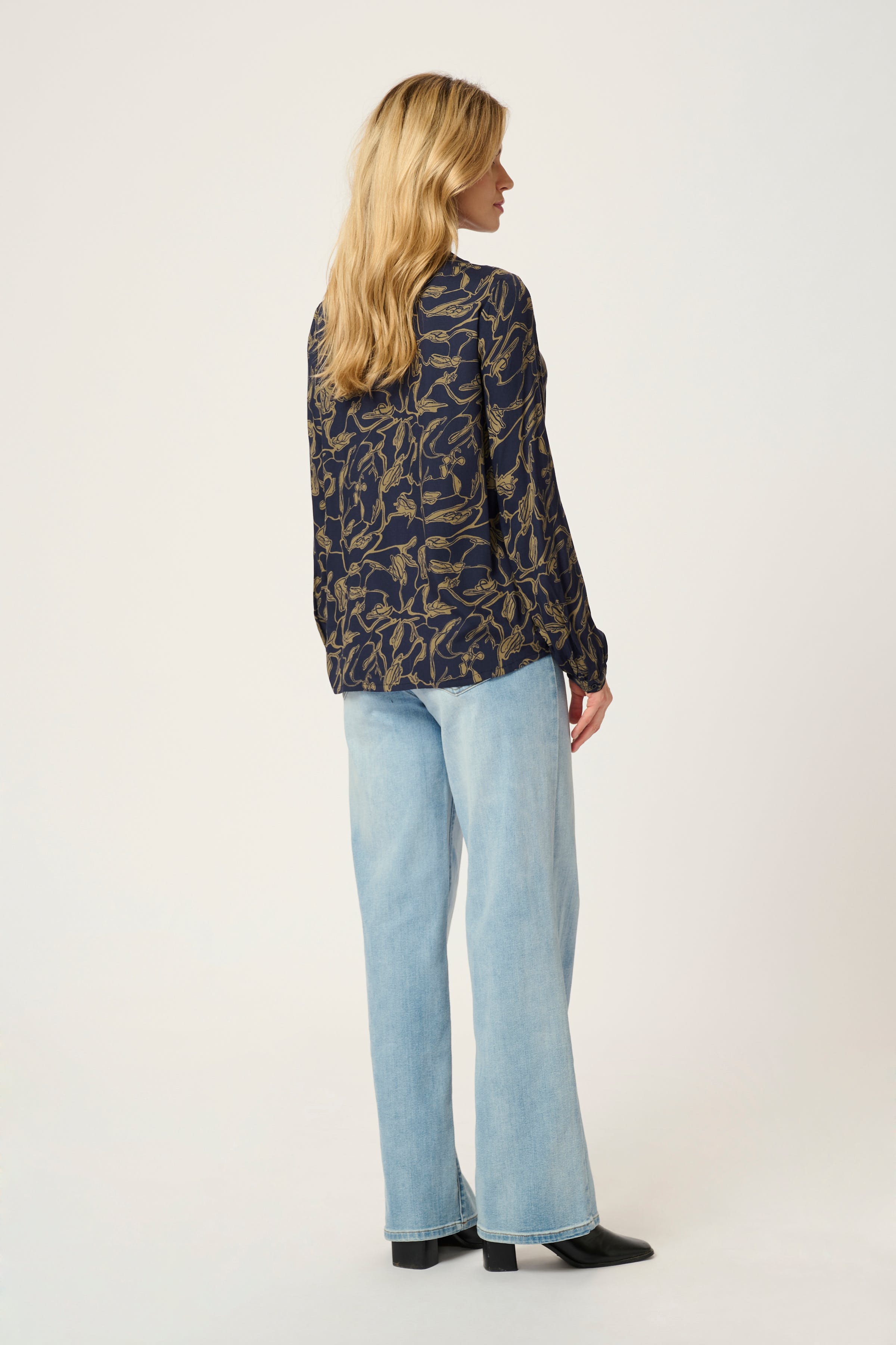 KAelse Bluse LOOKBOOK BACK 10508677-105688