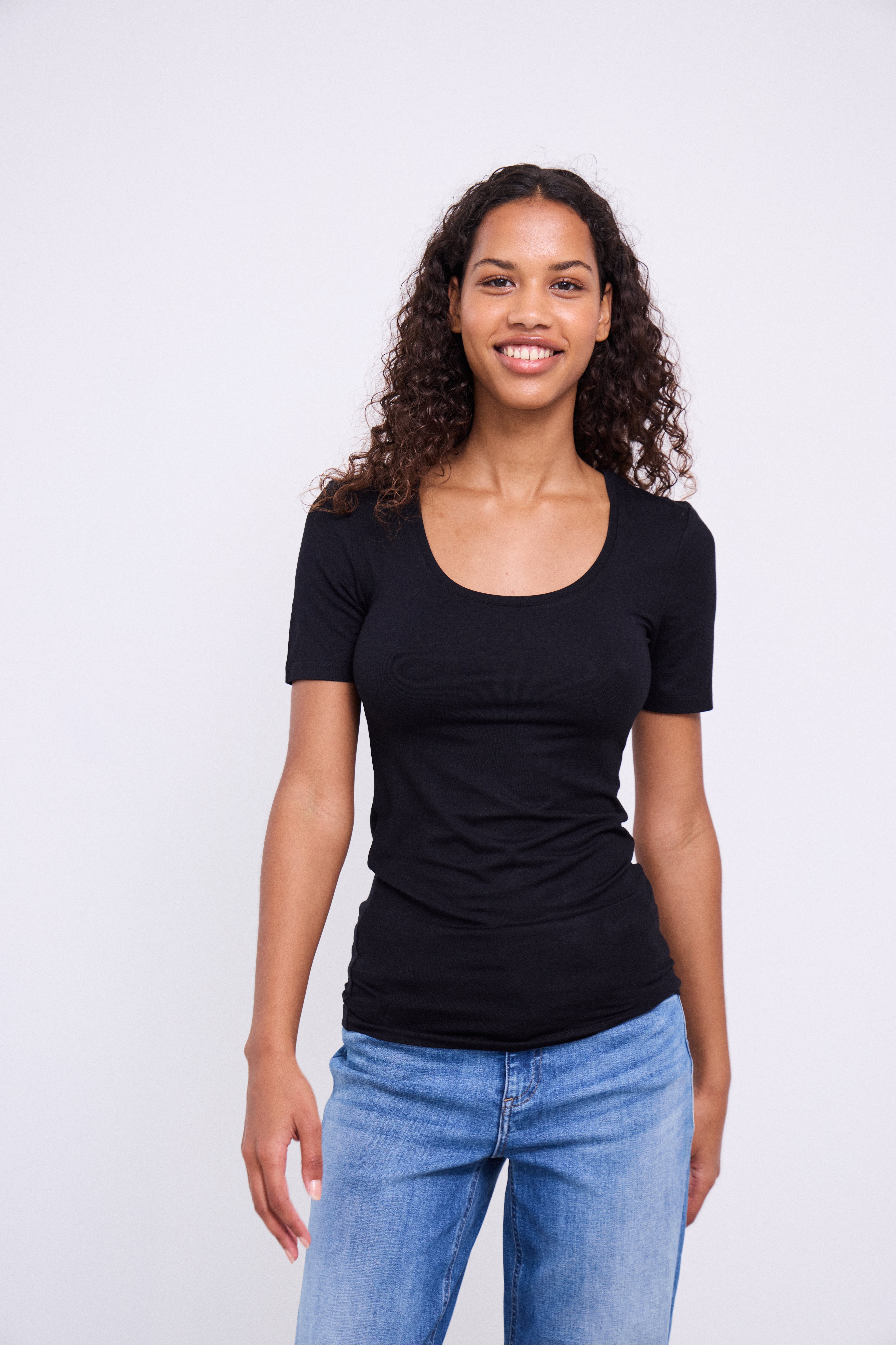 IHZOLA T-shirt LOCATION NONE 20120345-194008