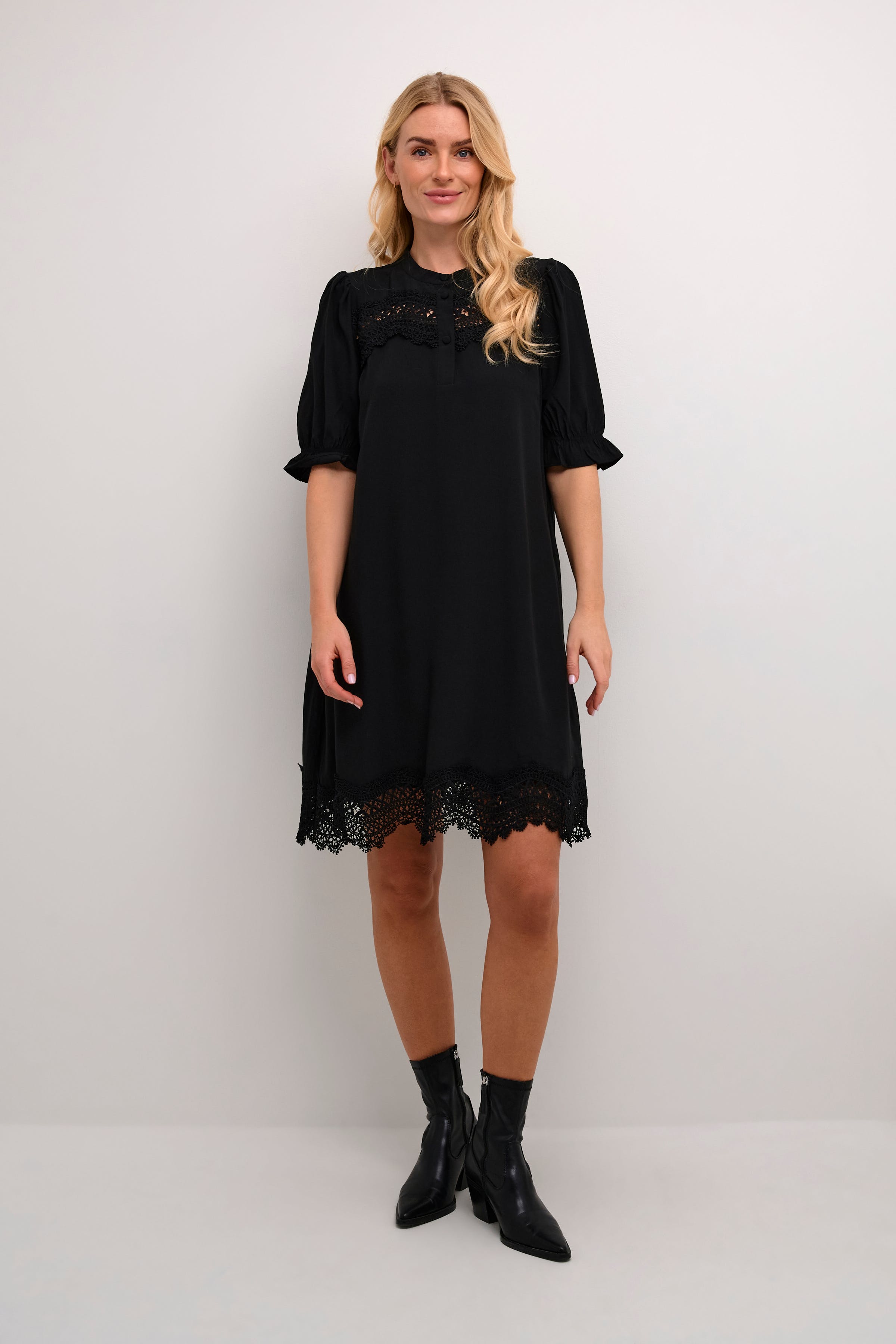 CUtiffany Kjole LOOKBOOK FRONT 50111339-500012