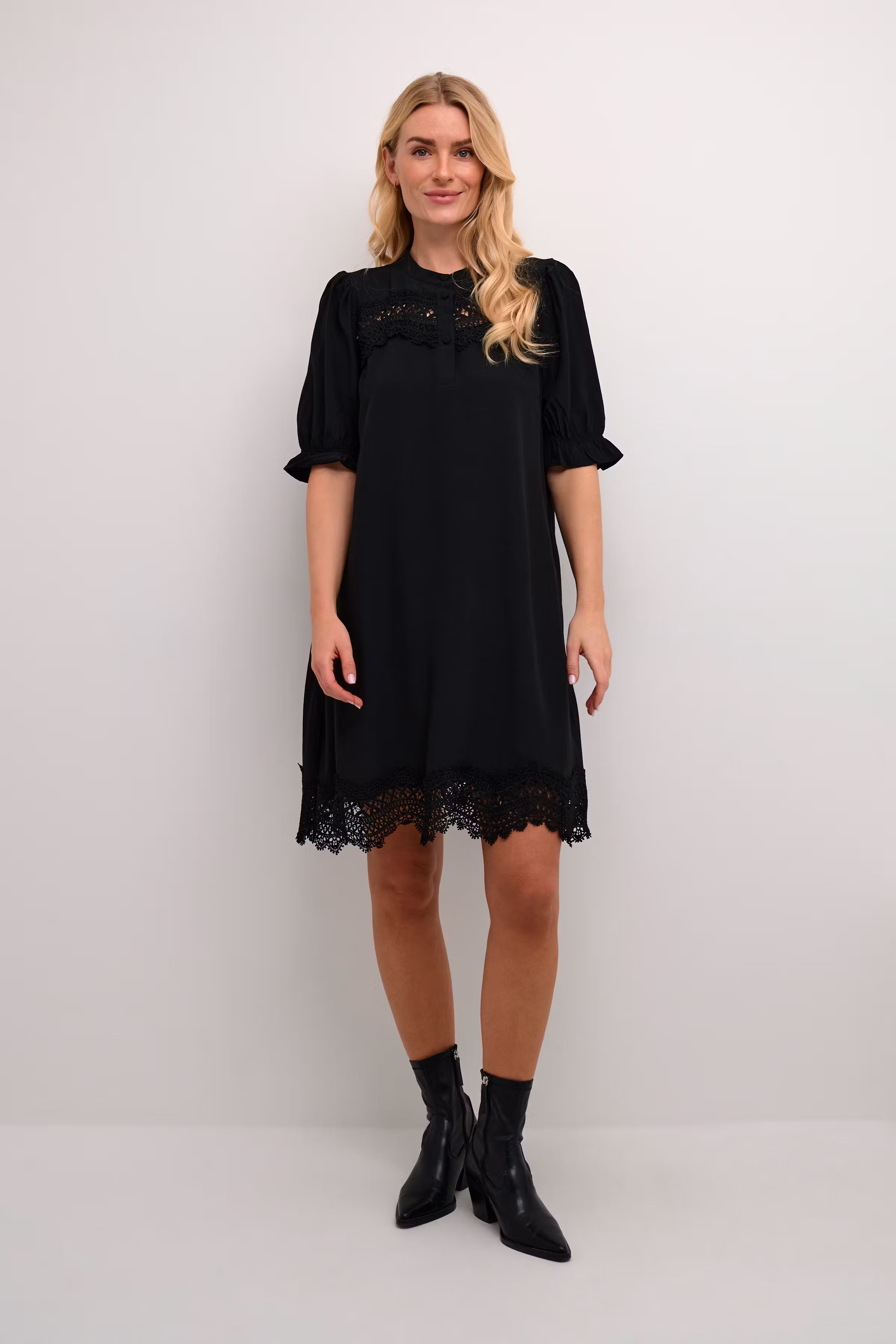 CUtiffany Klänning LOOKBOOK FRONT 50111339-500012