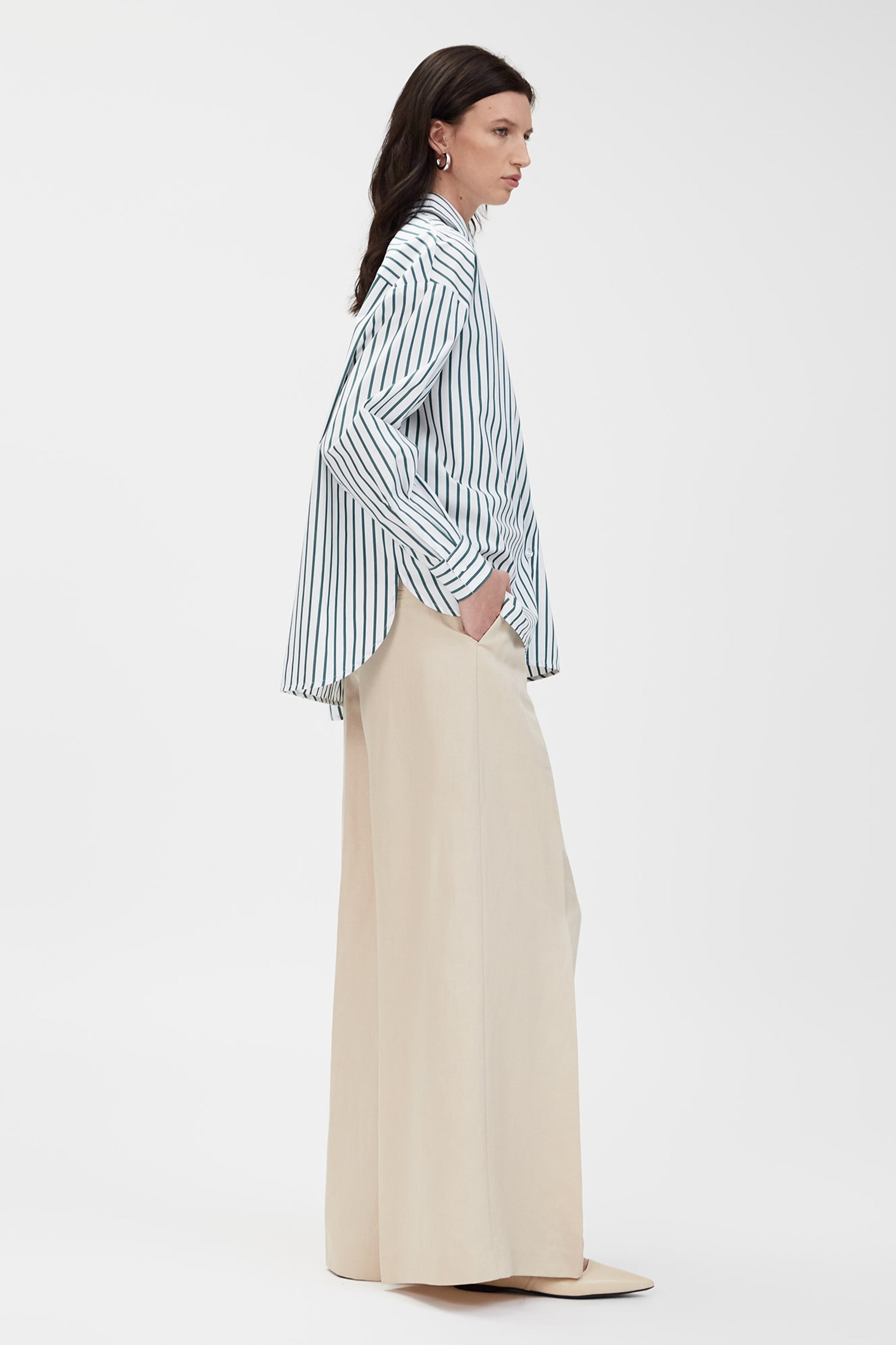 BETHANY Blouse LOOKBOOK FRONT 30600218-MC2100