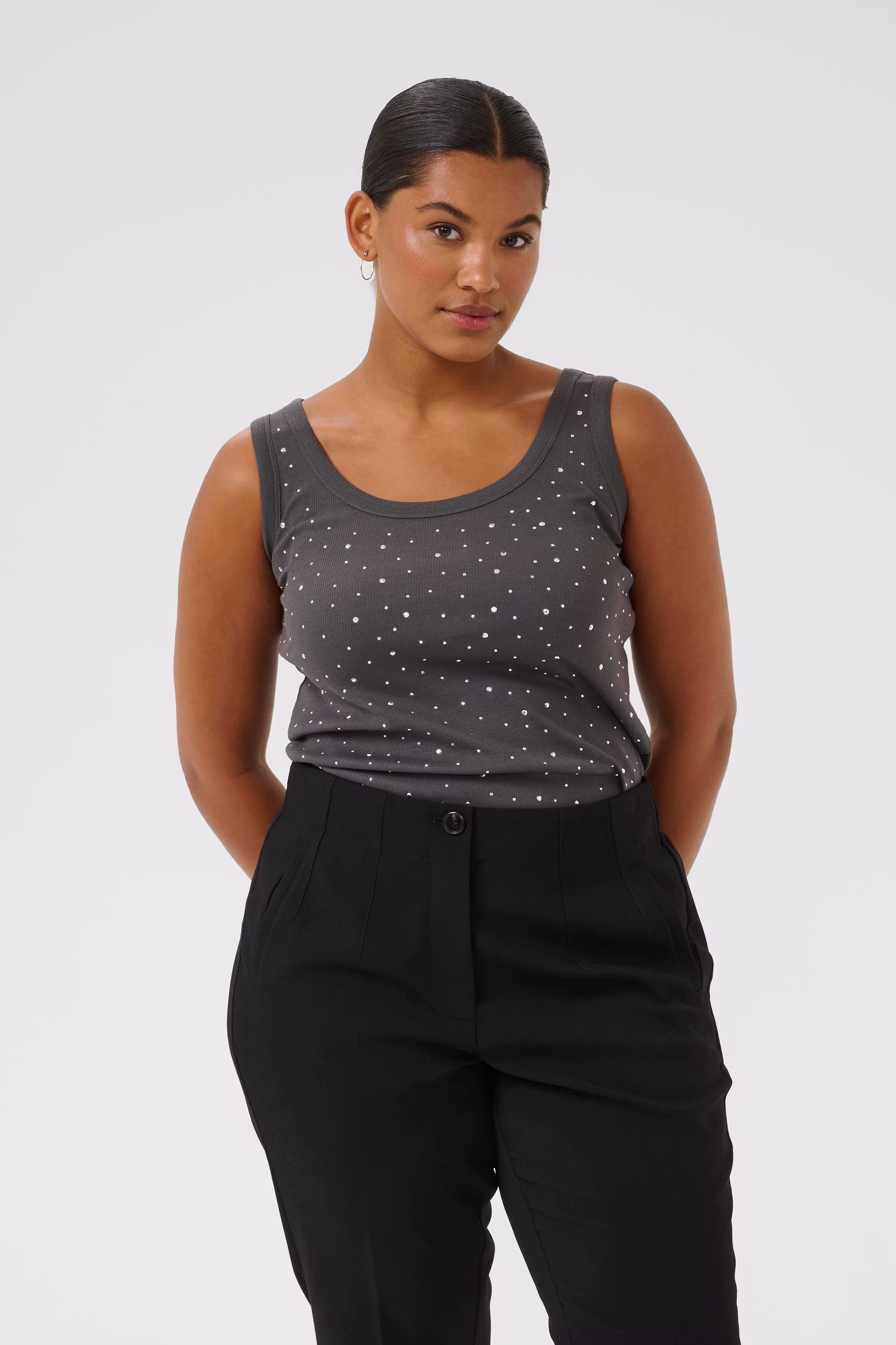 KCcarina Top LOOKBOOK FRONT 10583638-190205