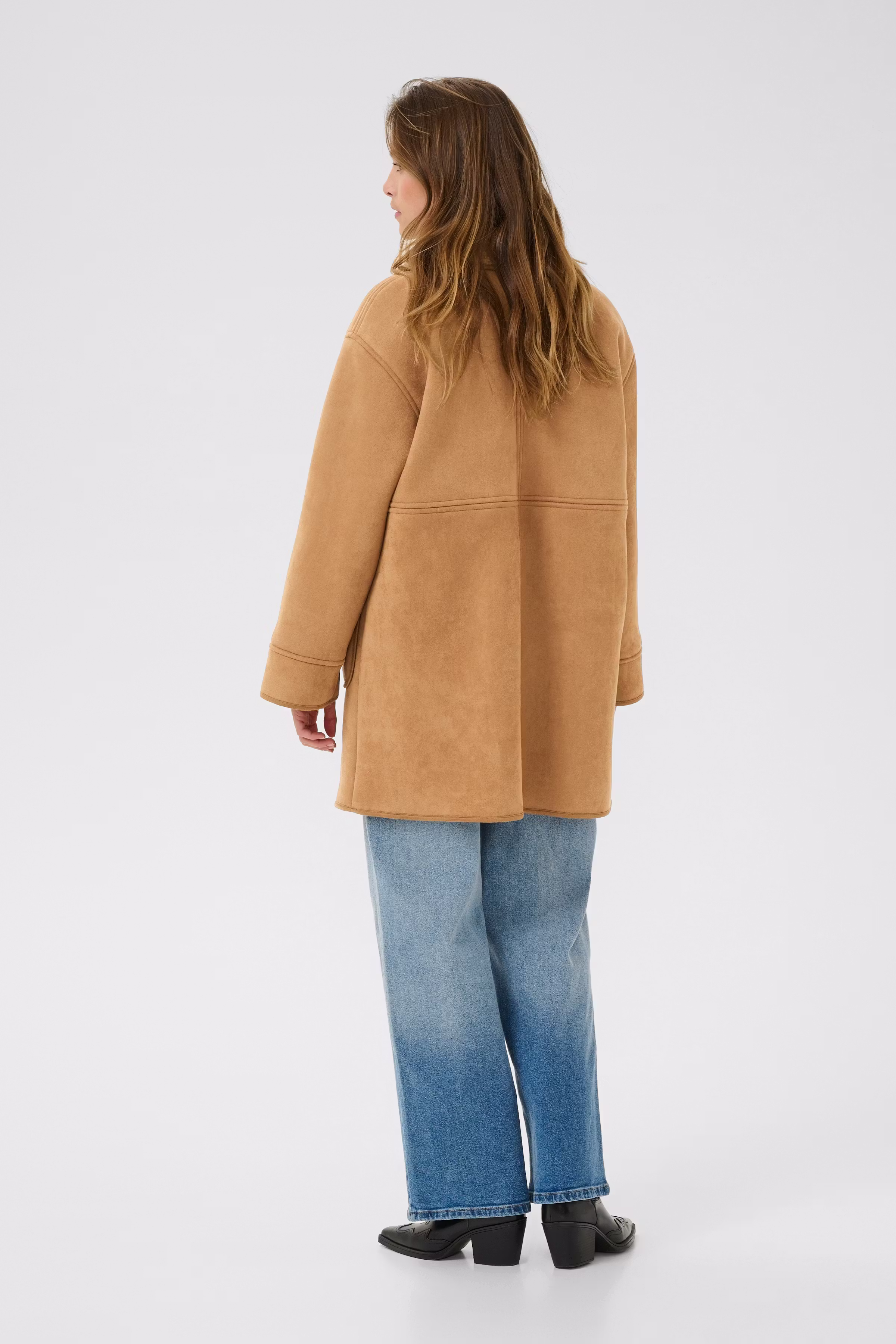 KAmarlie Outerwear LOOKBOOK BACK 10510281-181029