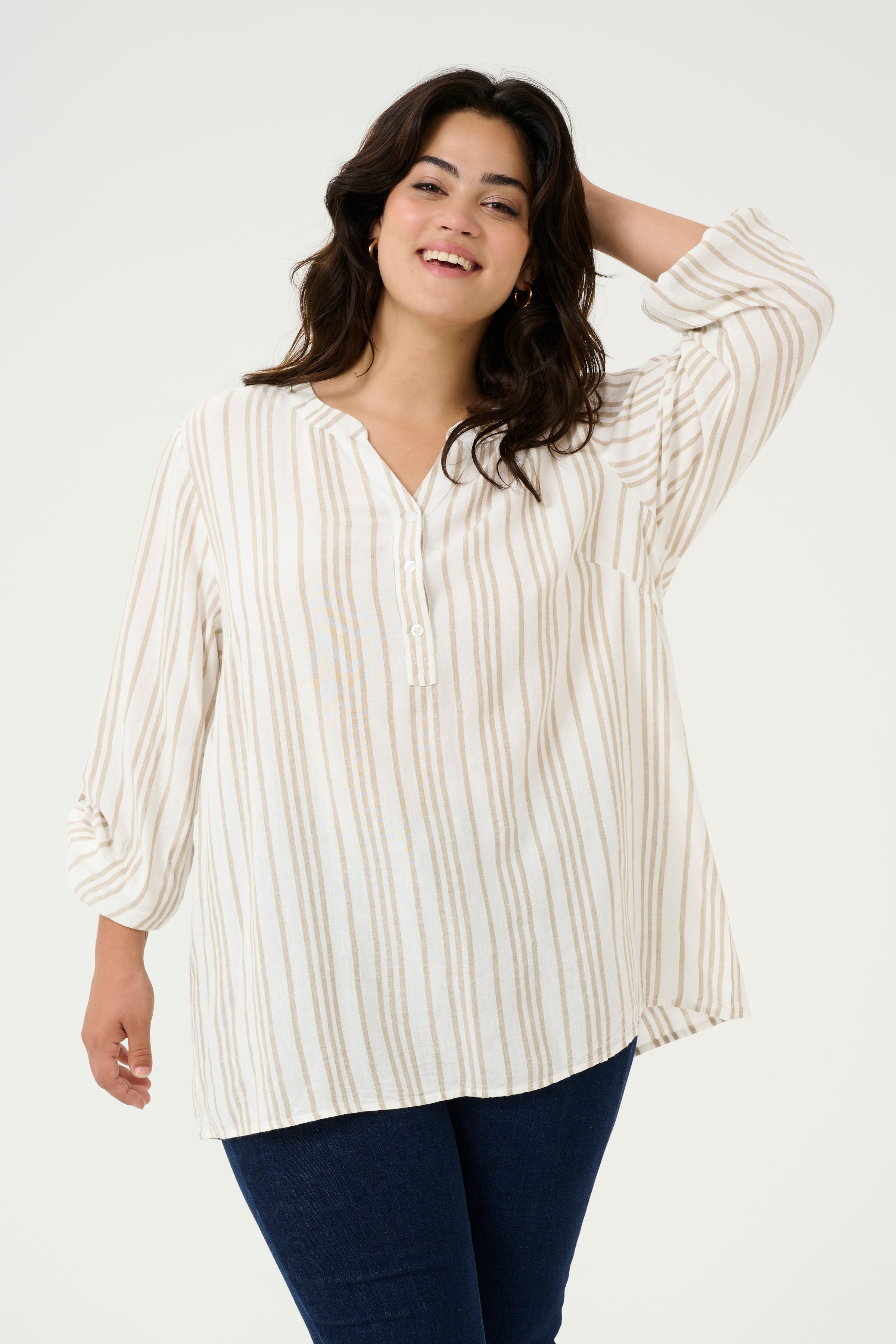 KCmille Linen Blouse LOOKBOOK FRONT 10582215-107125