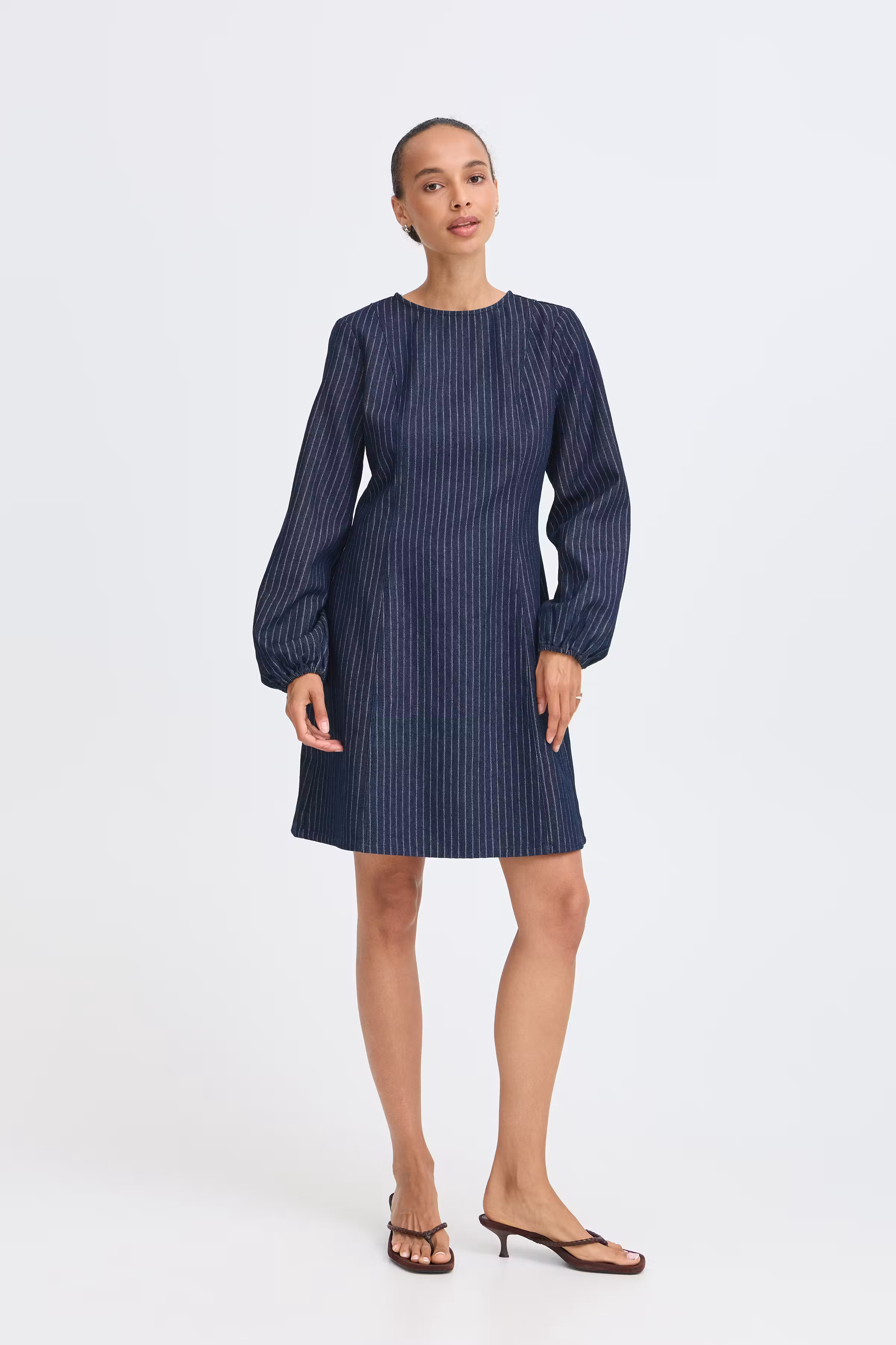 BYXKINLEY Kjole LOOKBOOK FRONT 20820304-900019624