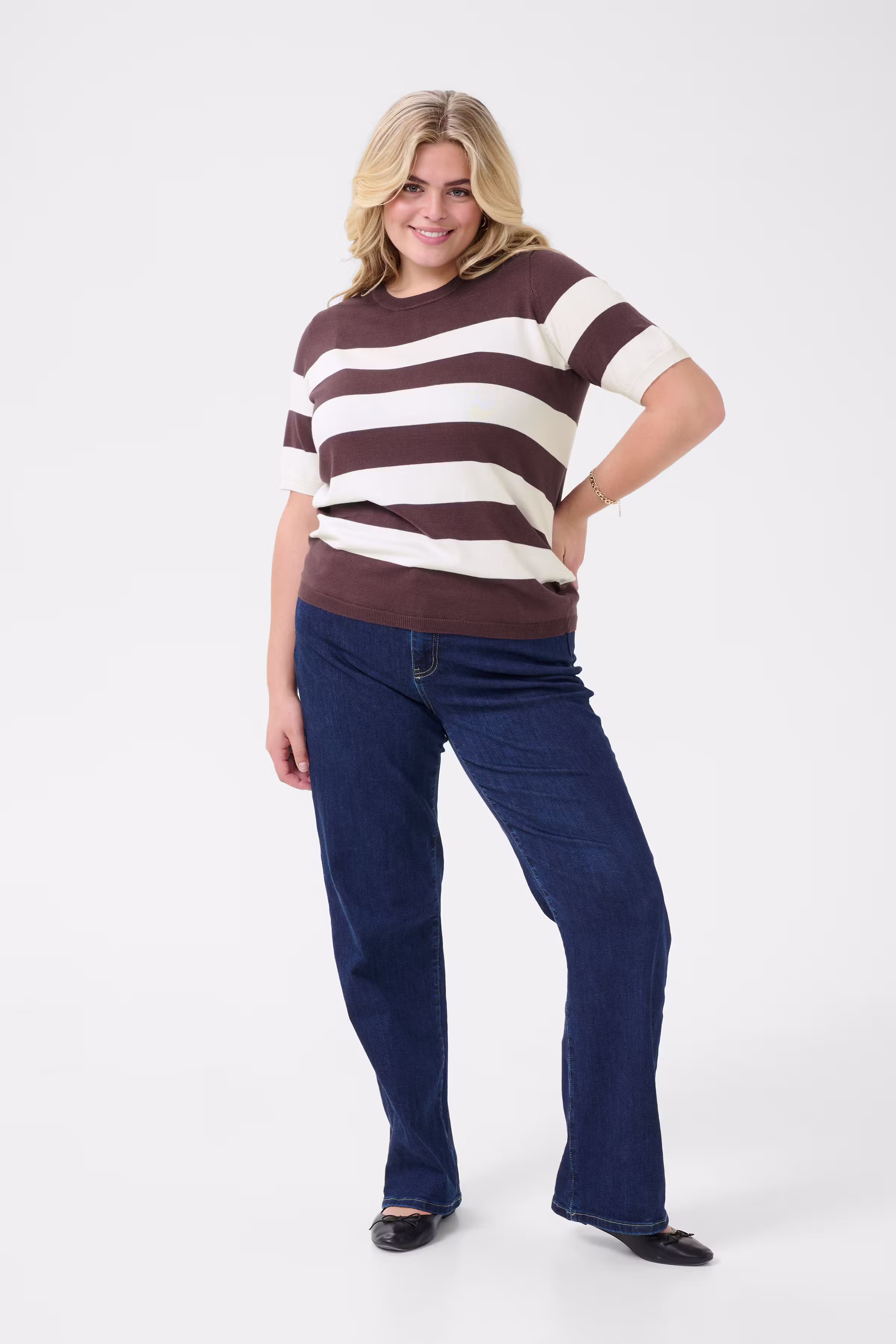 KClizzy Pullover LOOKBOOK FRONT 10582914-107923