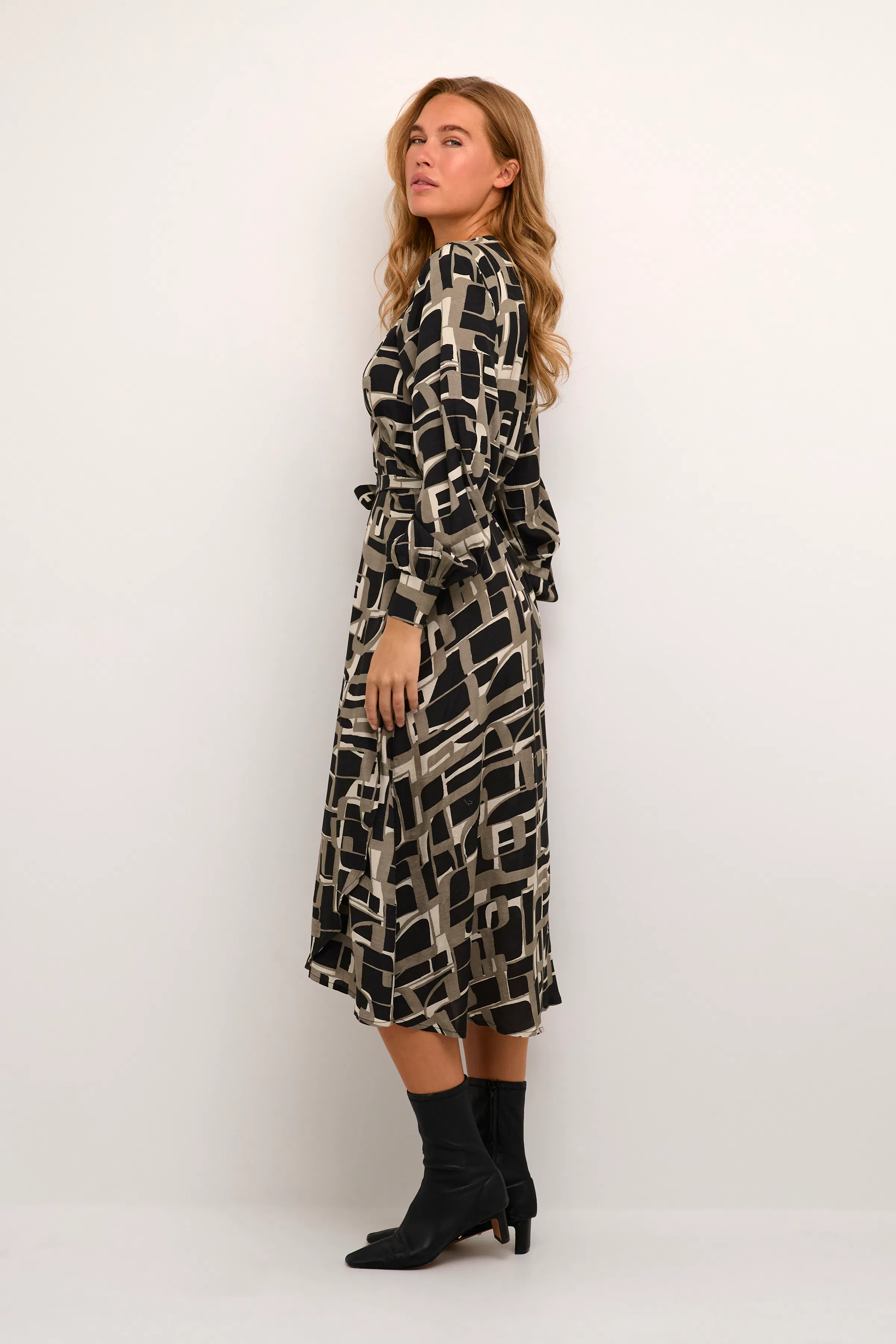 KAtanya Kjole LOOKBOOK FRONT 10508179-105273