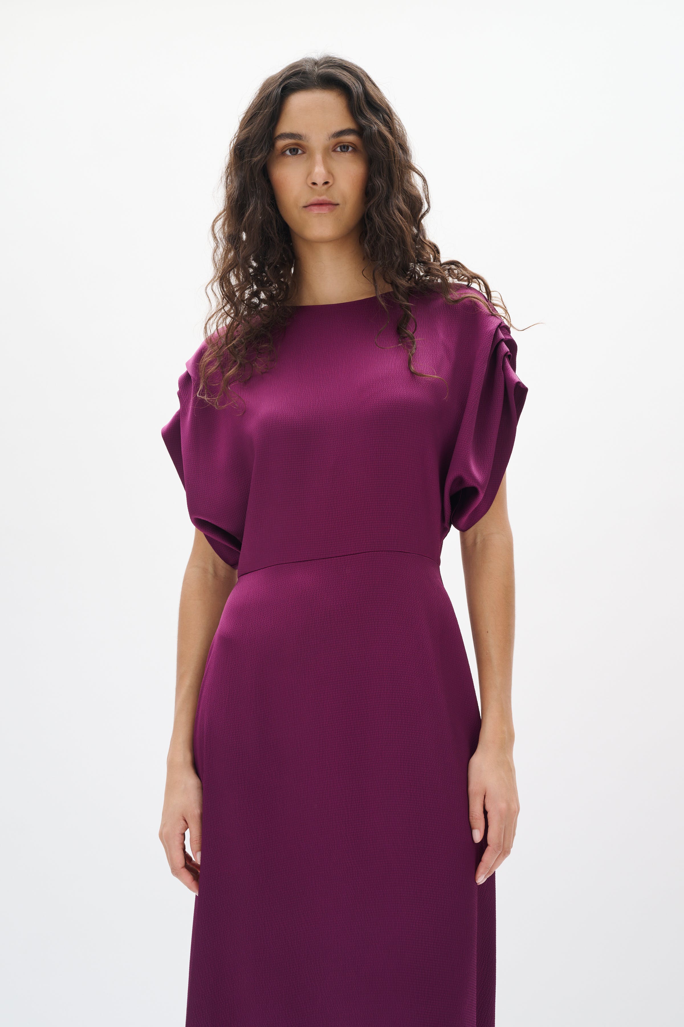 DakariIW Klänning LOOKBOOK FRONT 30110837-192429