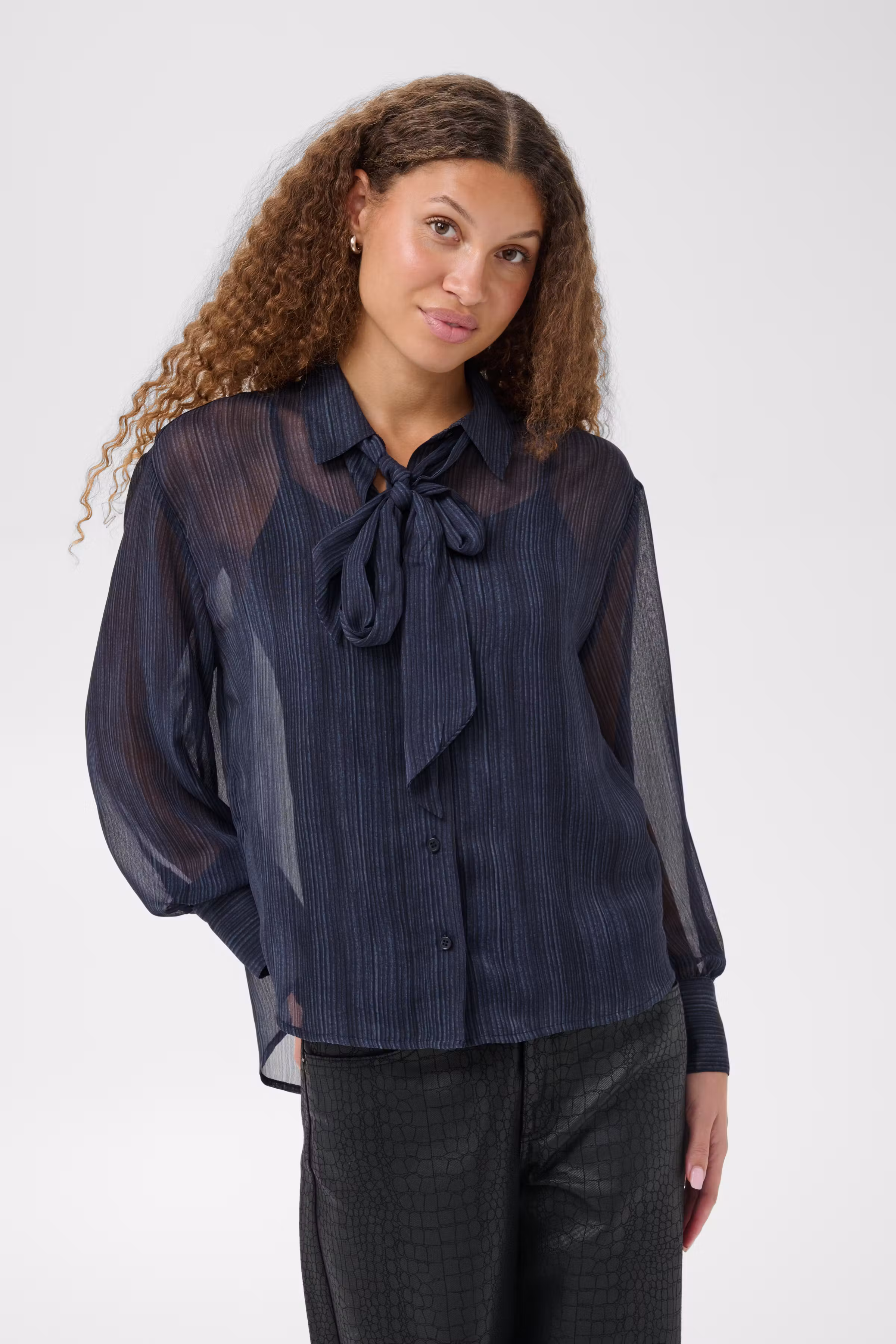 KAlouisa Skjorte LOOKBOOK FRONT 10512400-110083