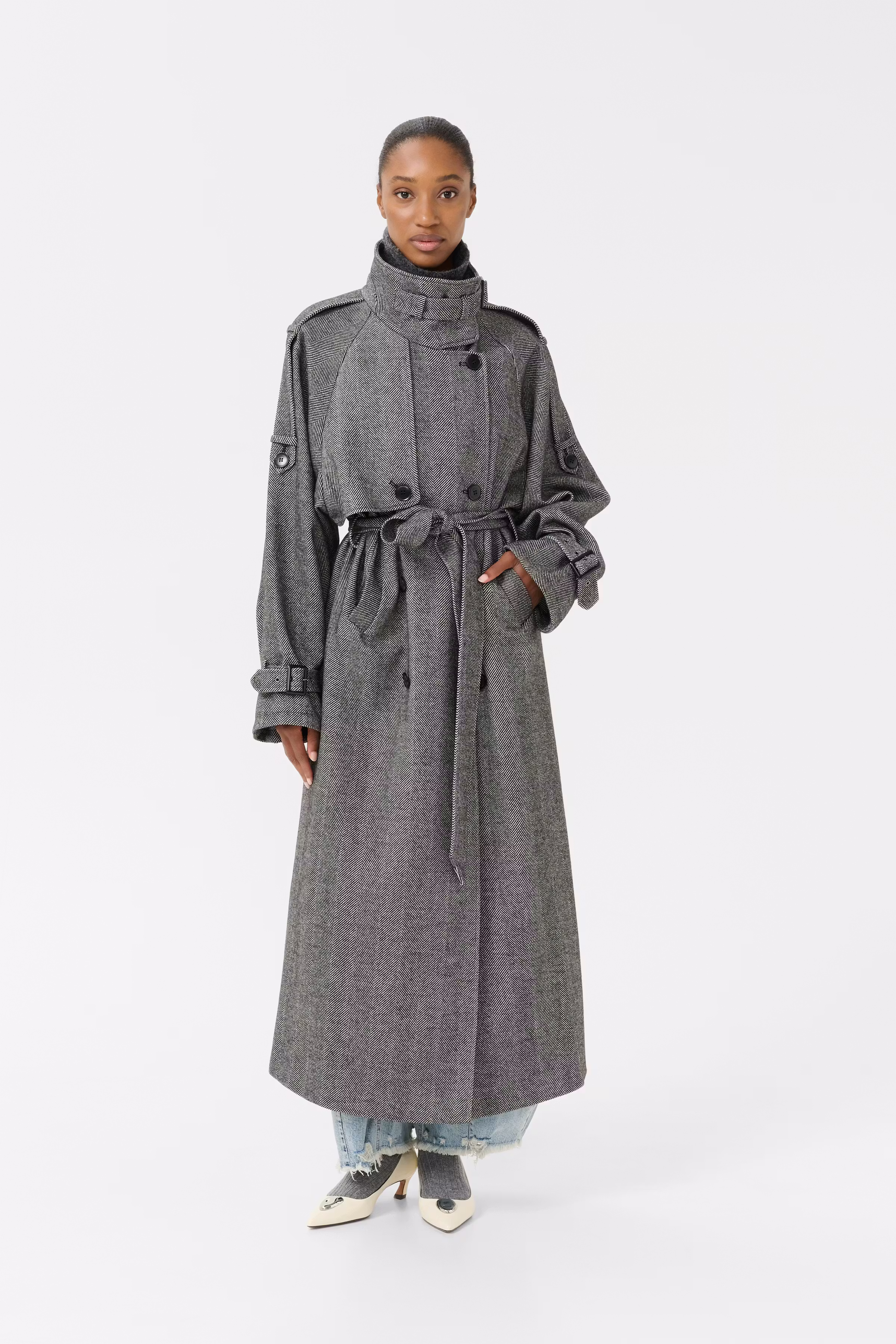 GZavic Coat LOOKBOOK FRONT 10910323-107732