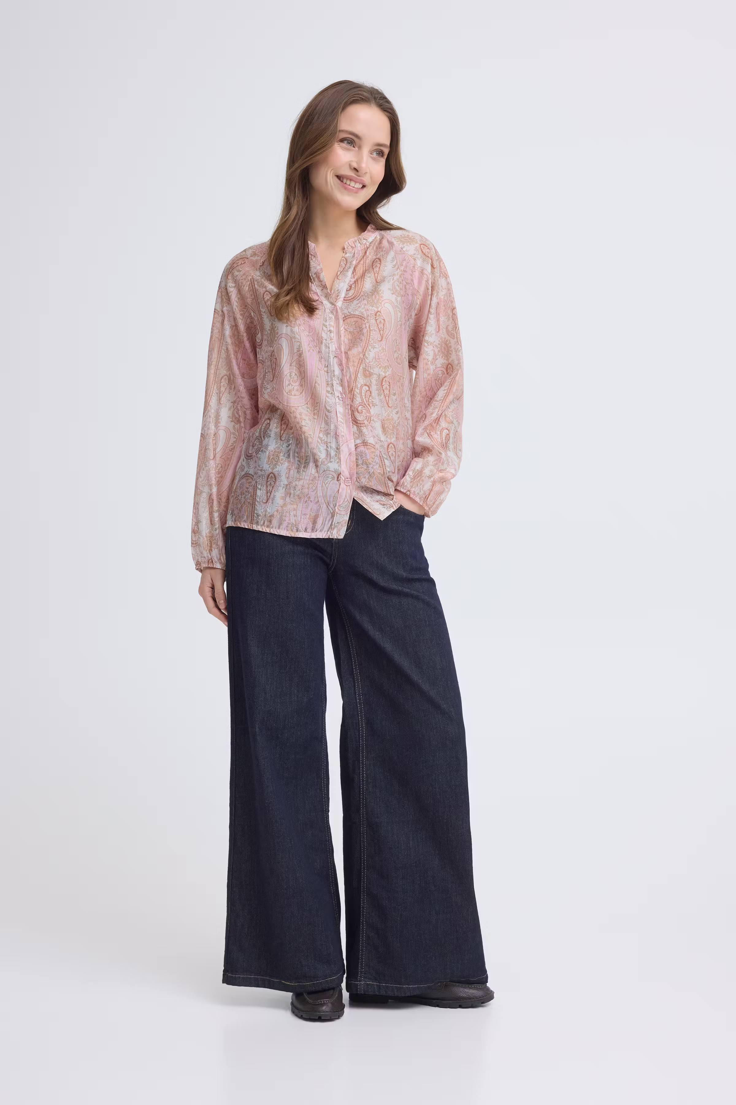 SBXPAISA Bluse LOOKBOOK FRONT 22101175-142311