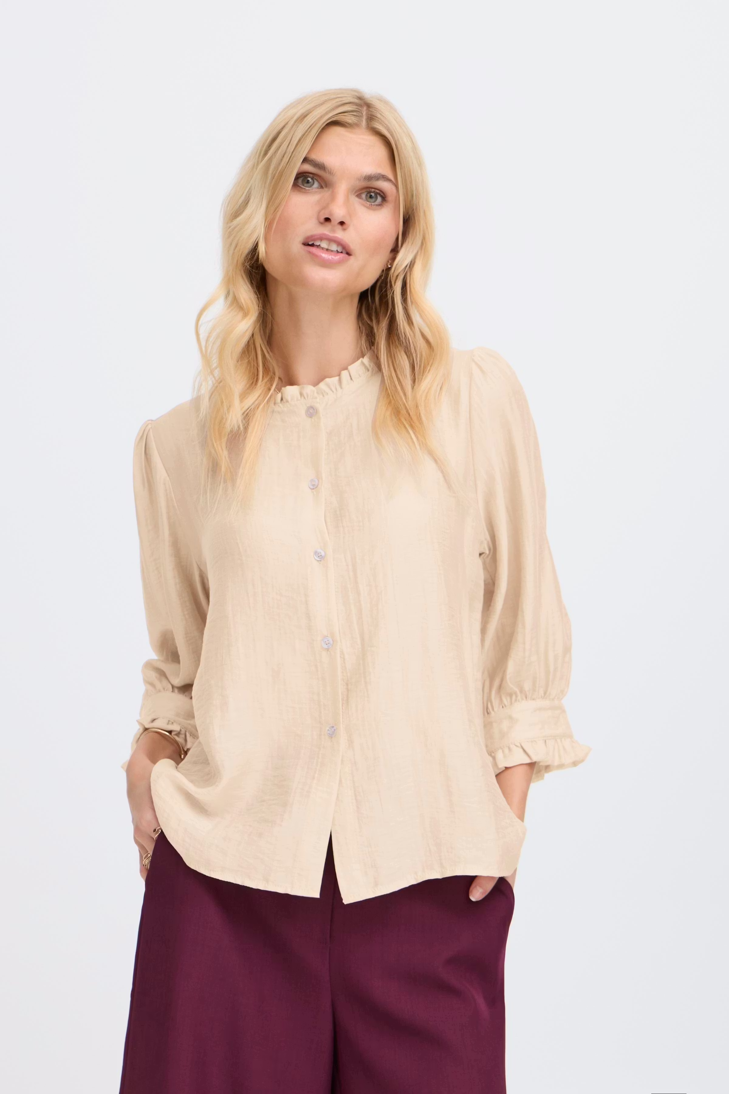 SBLEICE Bluse LOOKBOOK FRONT 22100900-130907