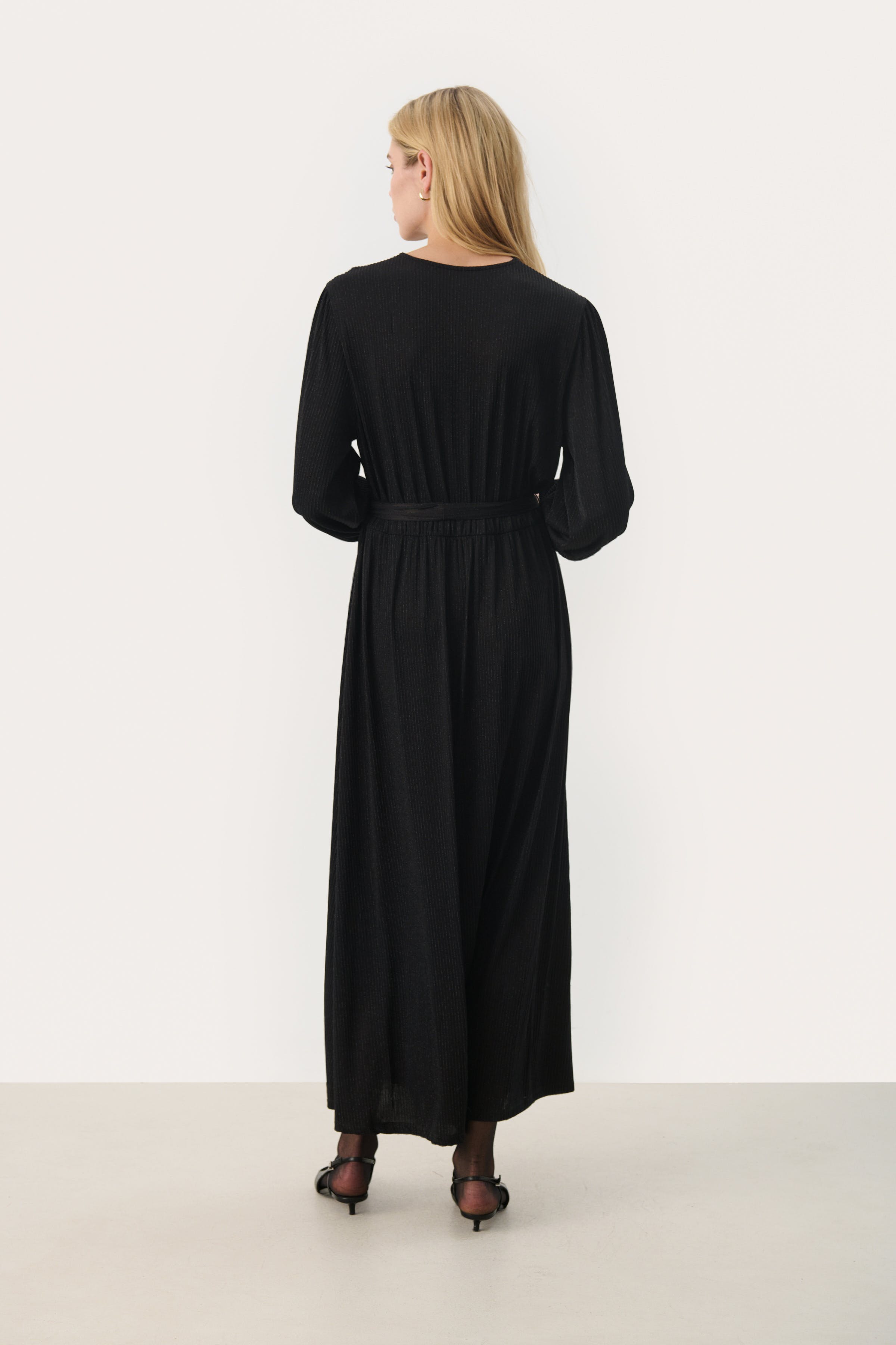 ThennaPW Kjole LOOKBOOK BACK 30309312-194008