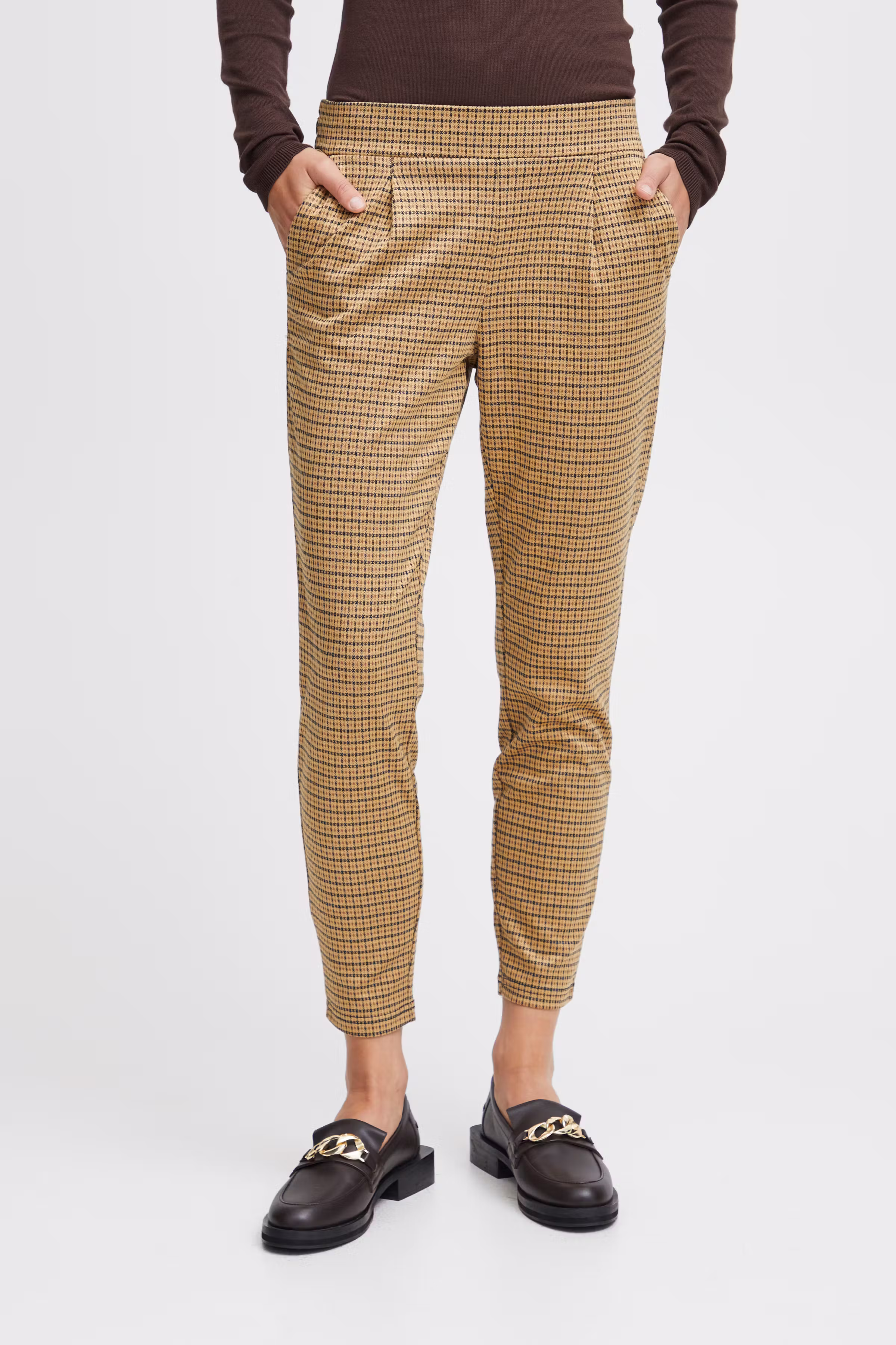 IHKATE Hose LOOKBOOK FRONT 20115721-180950