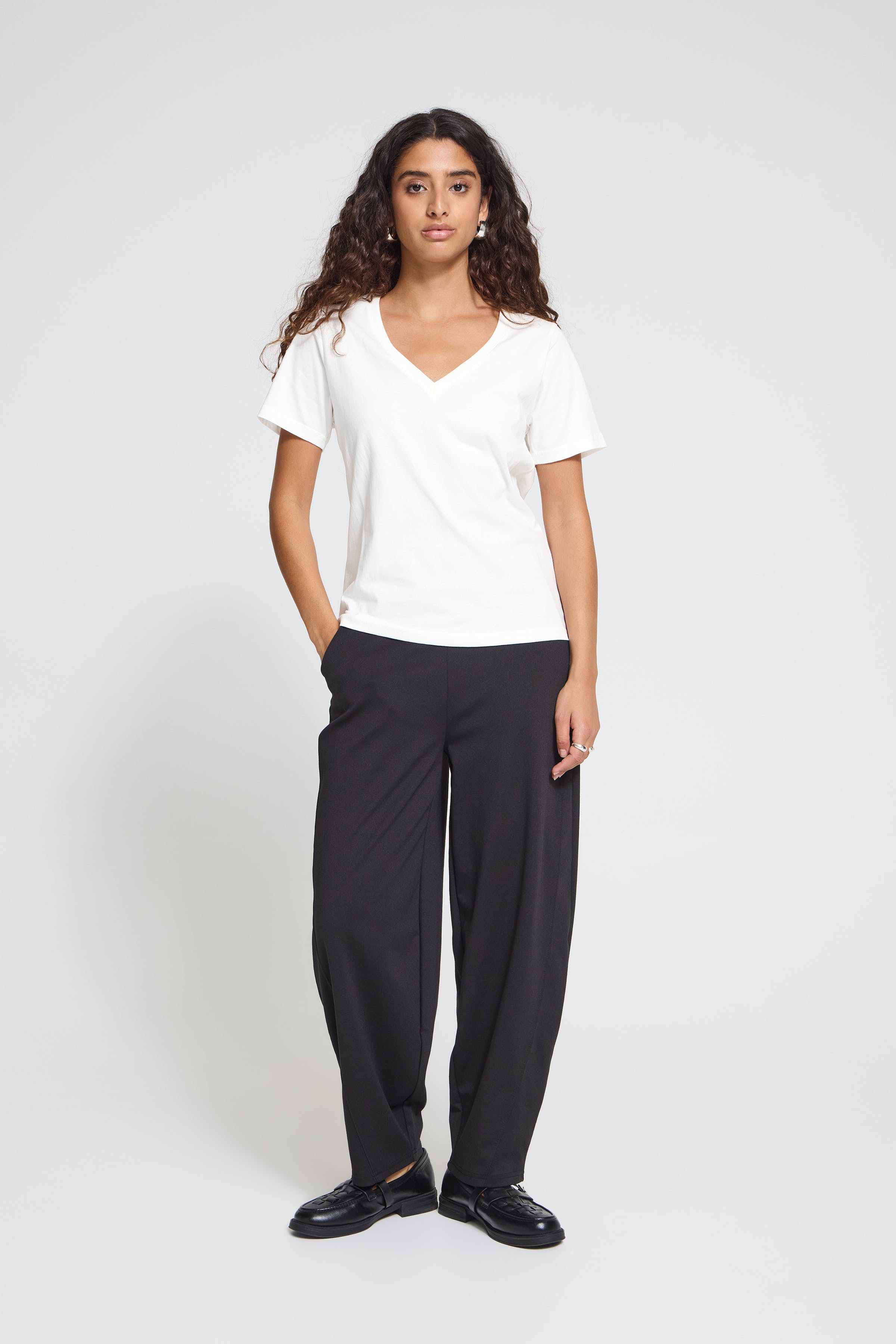 IHPALMER V-neck T-shirt LOOKBOOK FRONT 20120348-114201