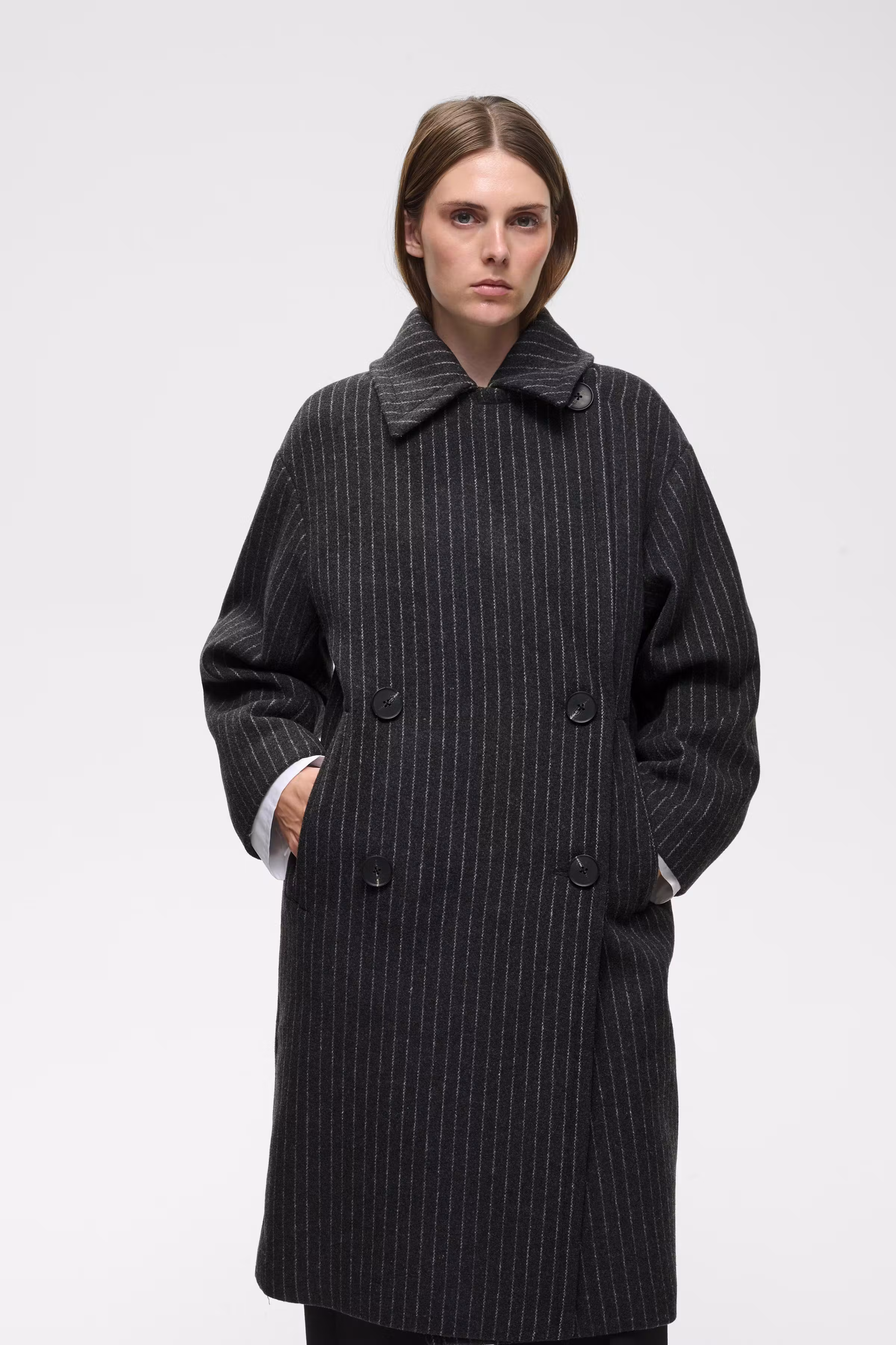 ZORAHIW Coat LOOKBOOK FRONT 30112651-900009177