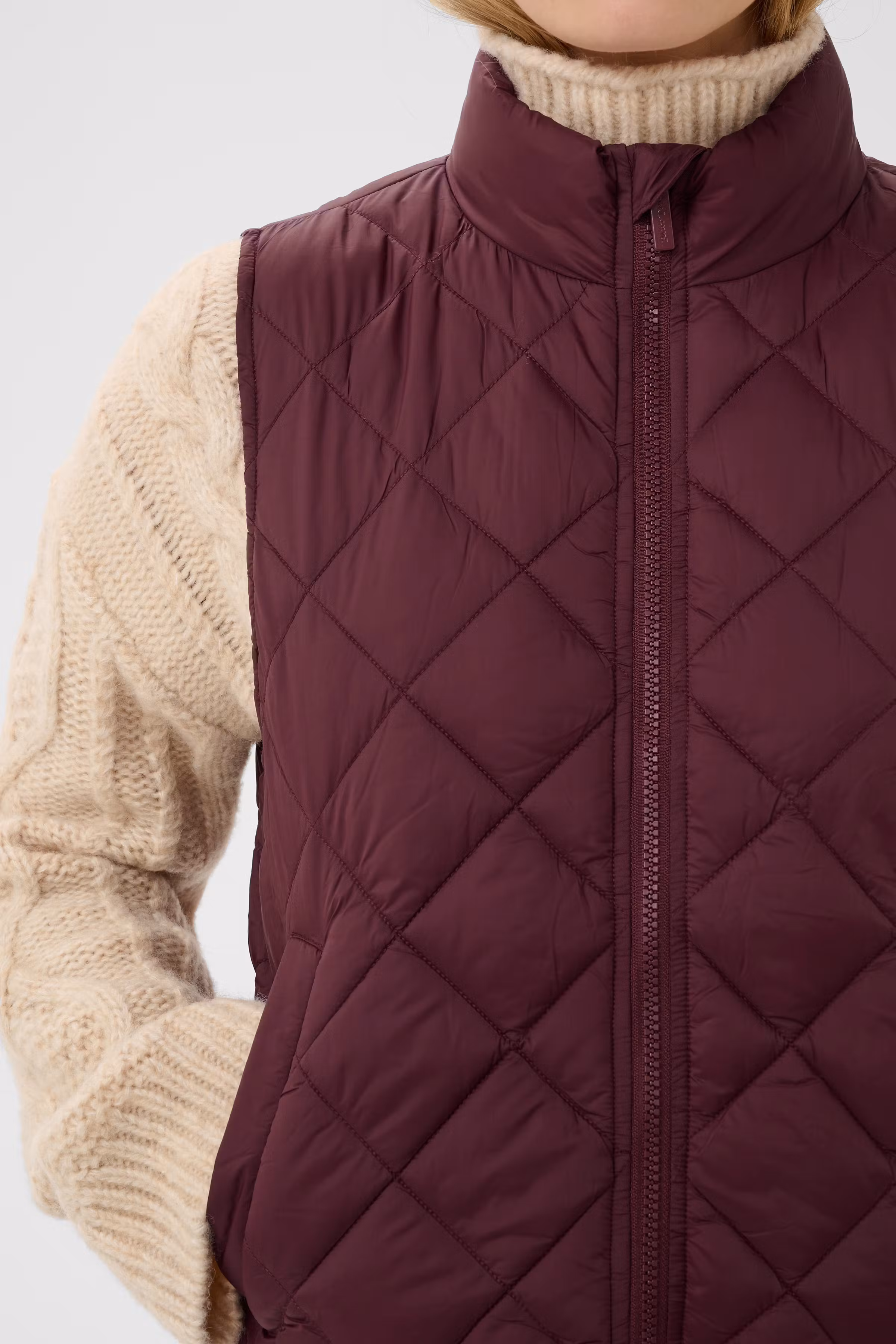 CarlotaPW Warm vest LOOKBOOK DETAIL 30310628-191627