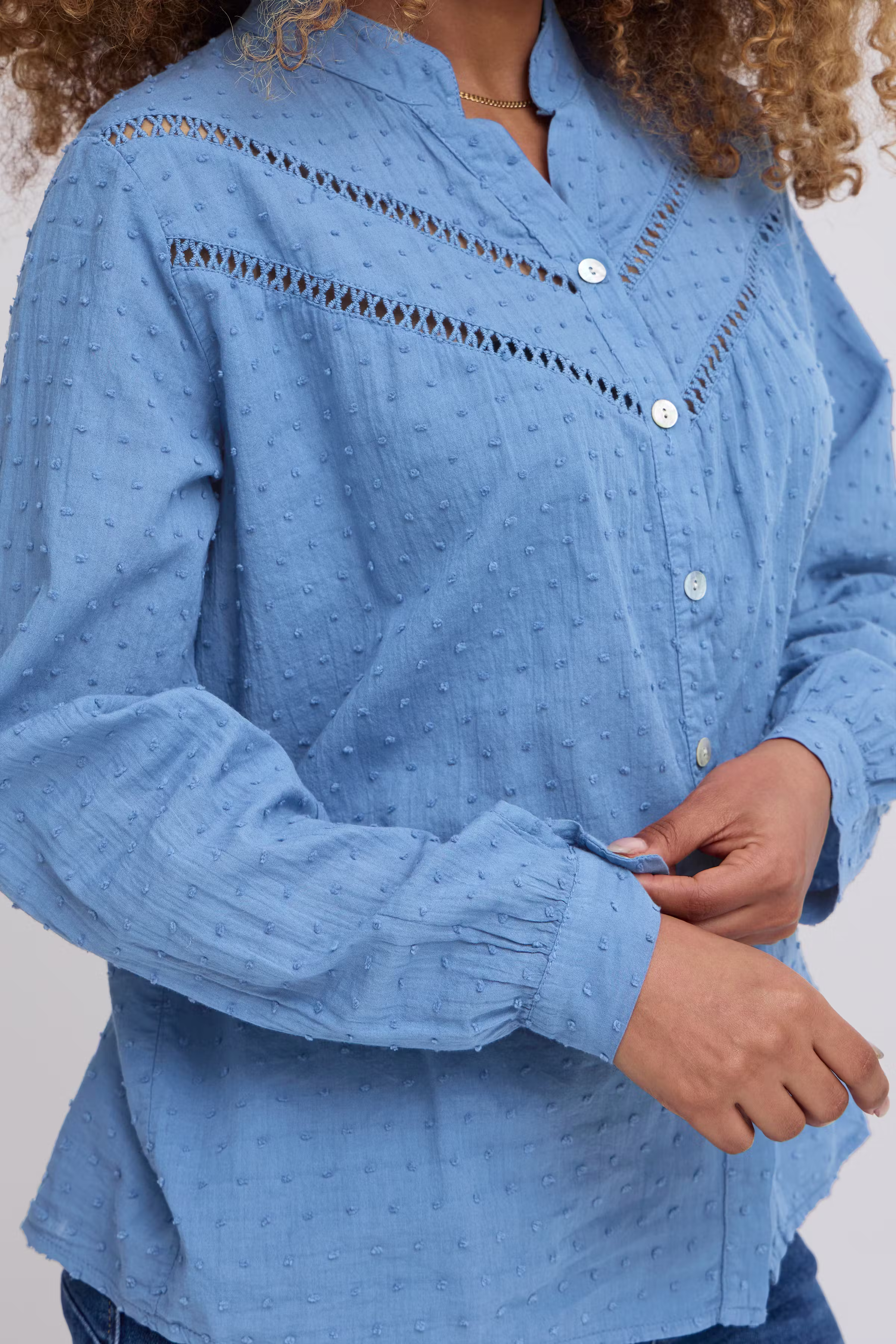 SBLIFA Bluse LOOKBOOK DETAIL 22100919-203403