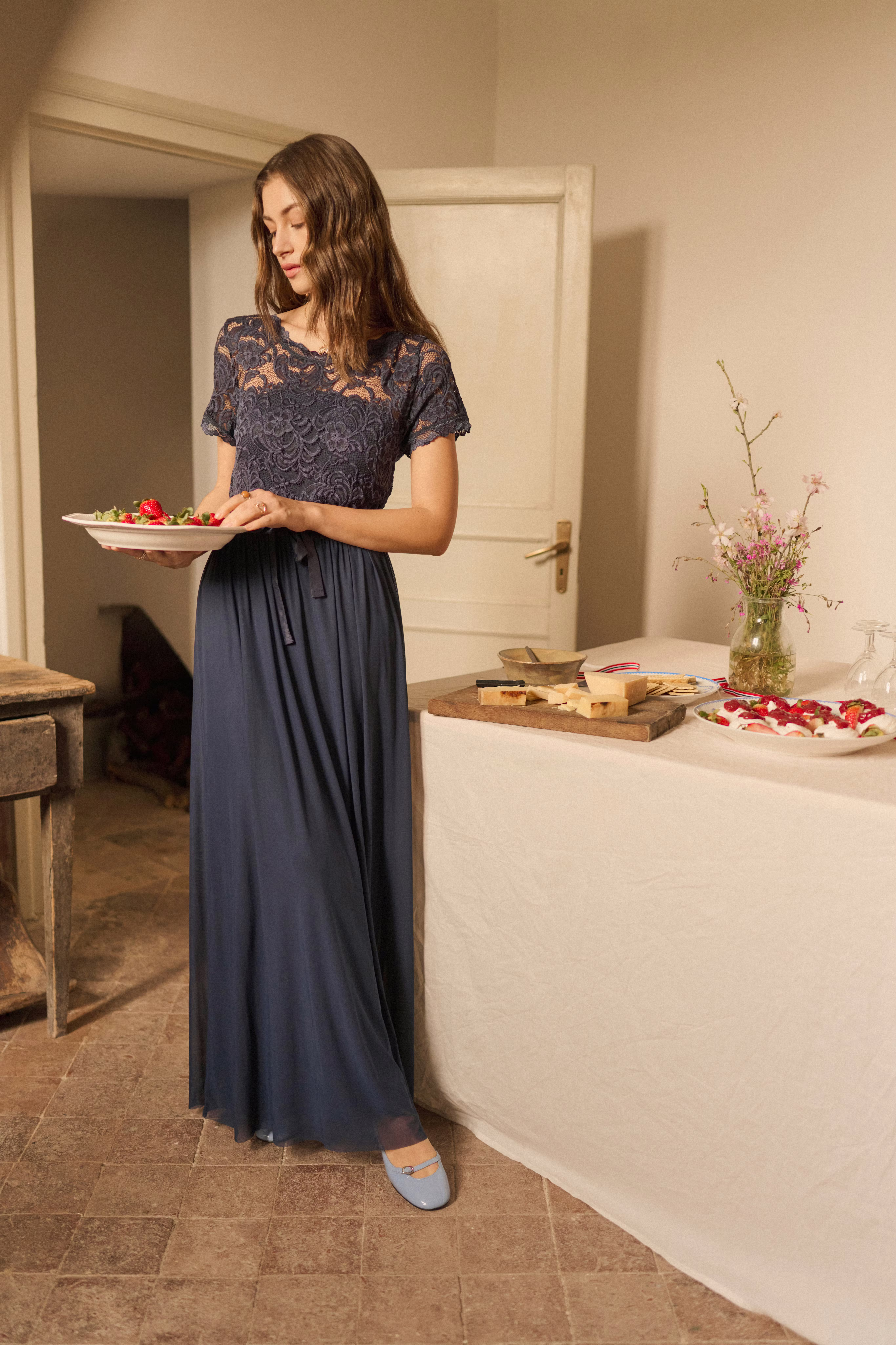 CRSylvie Kleid LOCATION NONE 10615025-193923