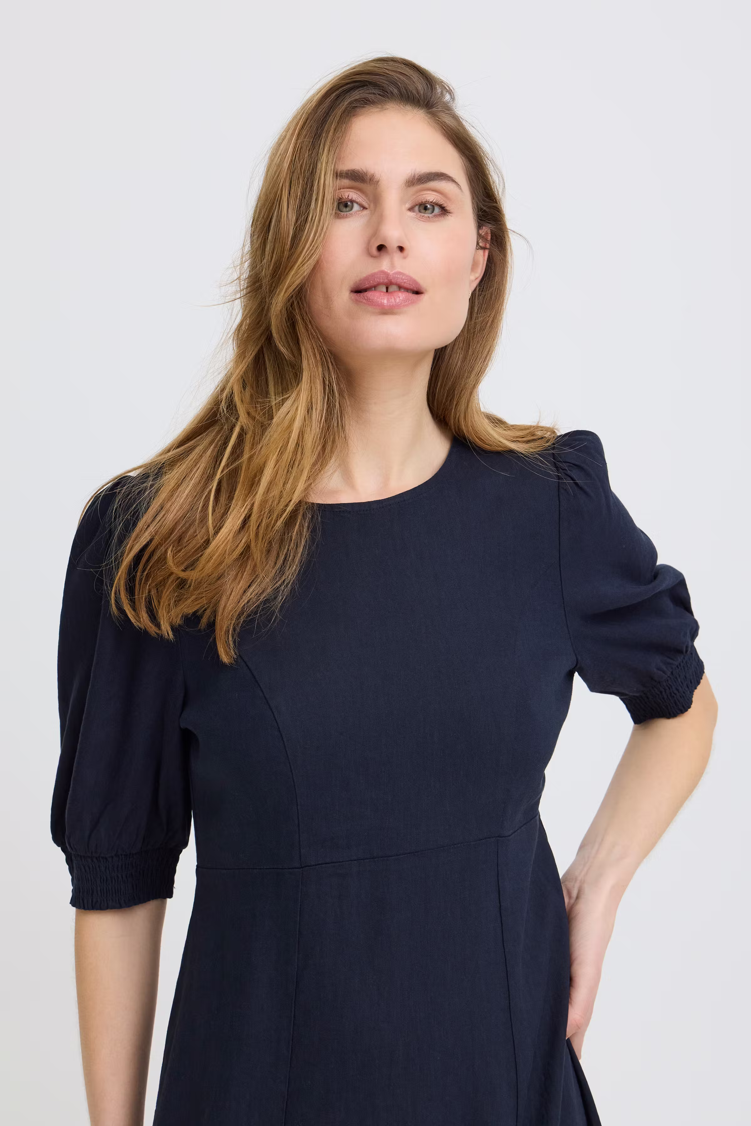 PZLUCA Kjole LOOKBOOK DETAIL 50210429-194020