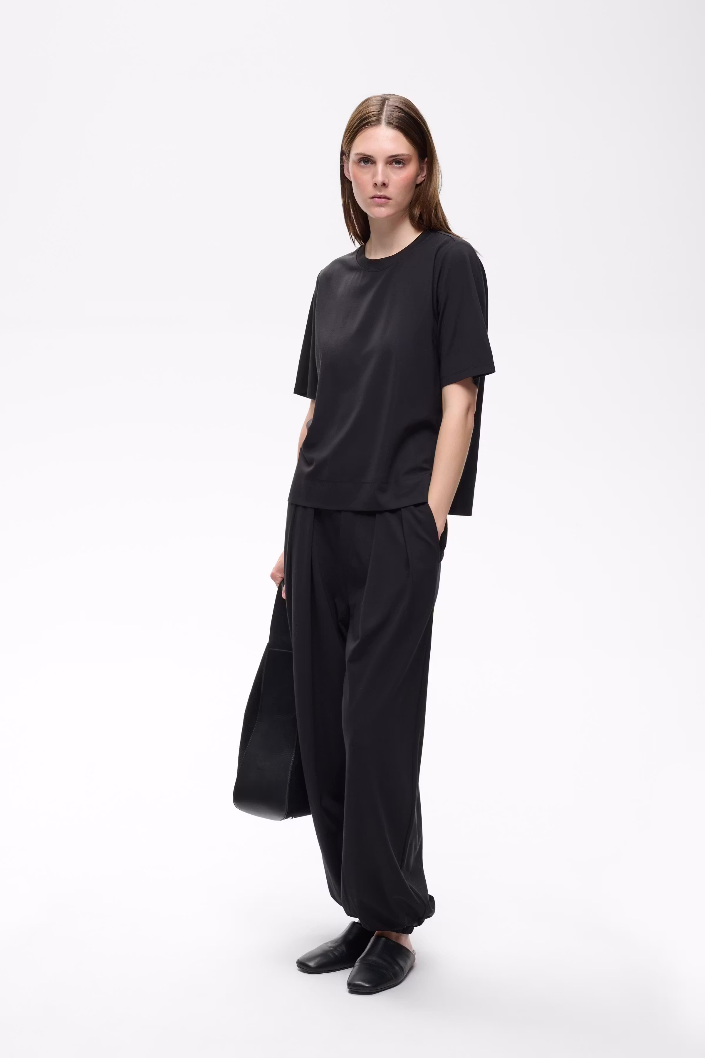 TrissaIW T-shirt LOOKBOOK FRONT 30111343-194008