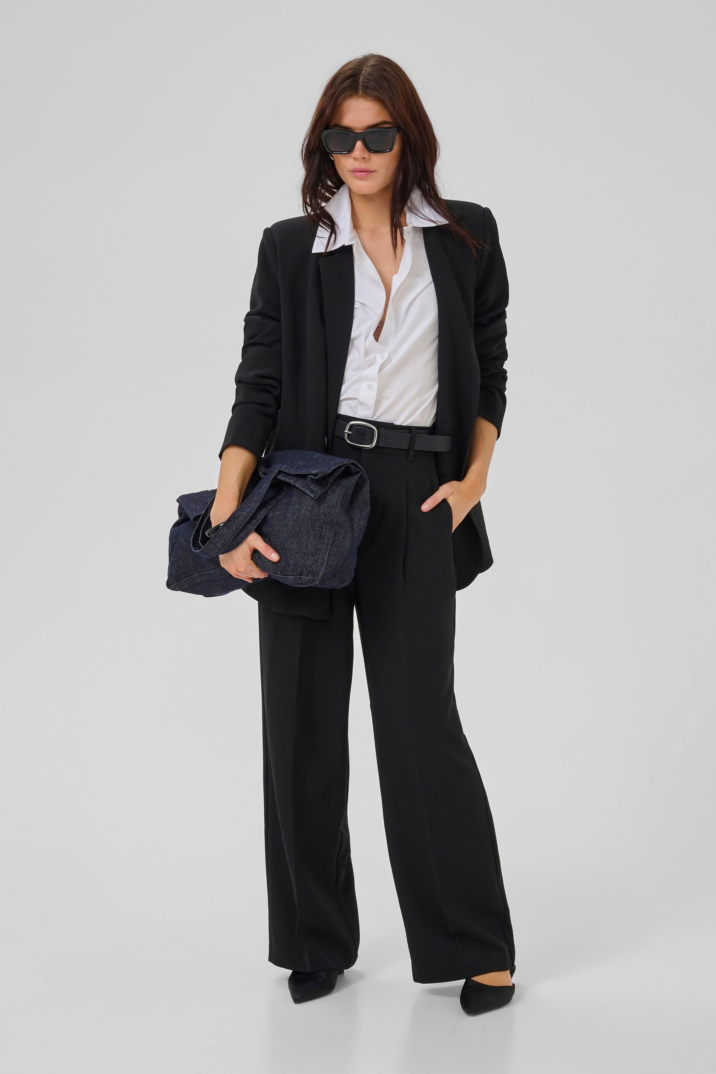 02 Skjorte LOCATION NONE 10705733-110601