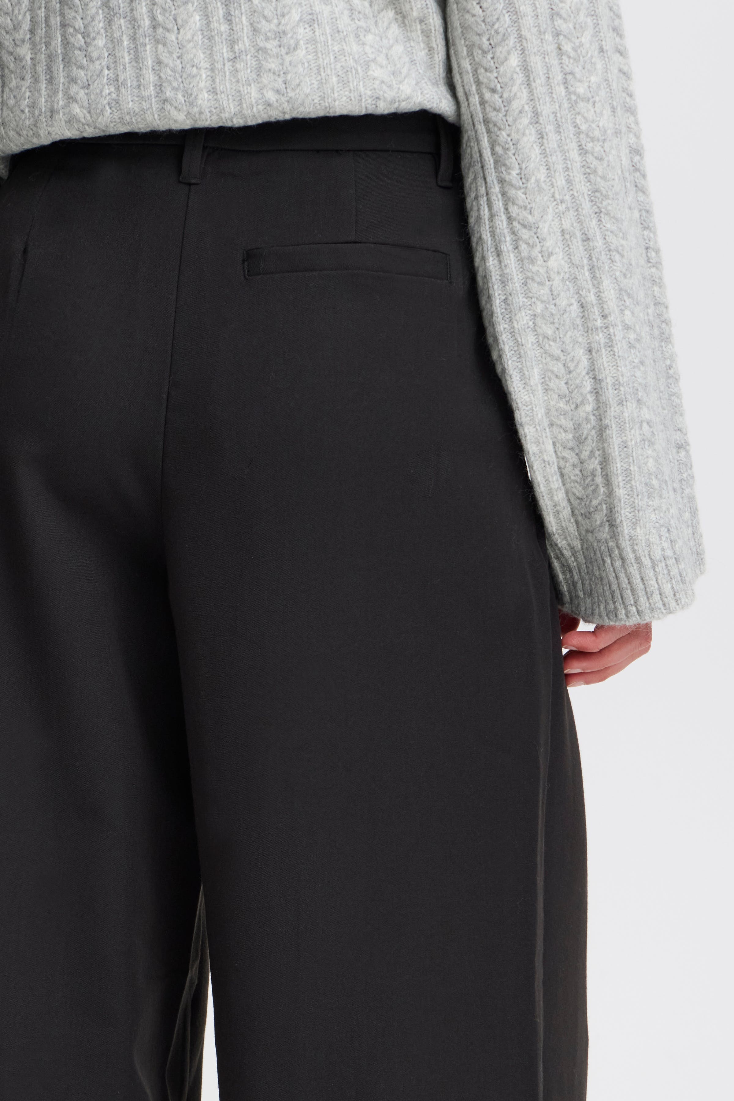 IHSARIAZ Hose LOOKBOOK DETAIL 20121411-194008