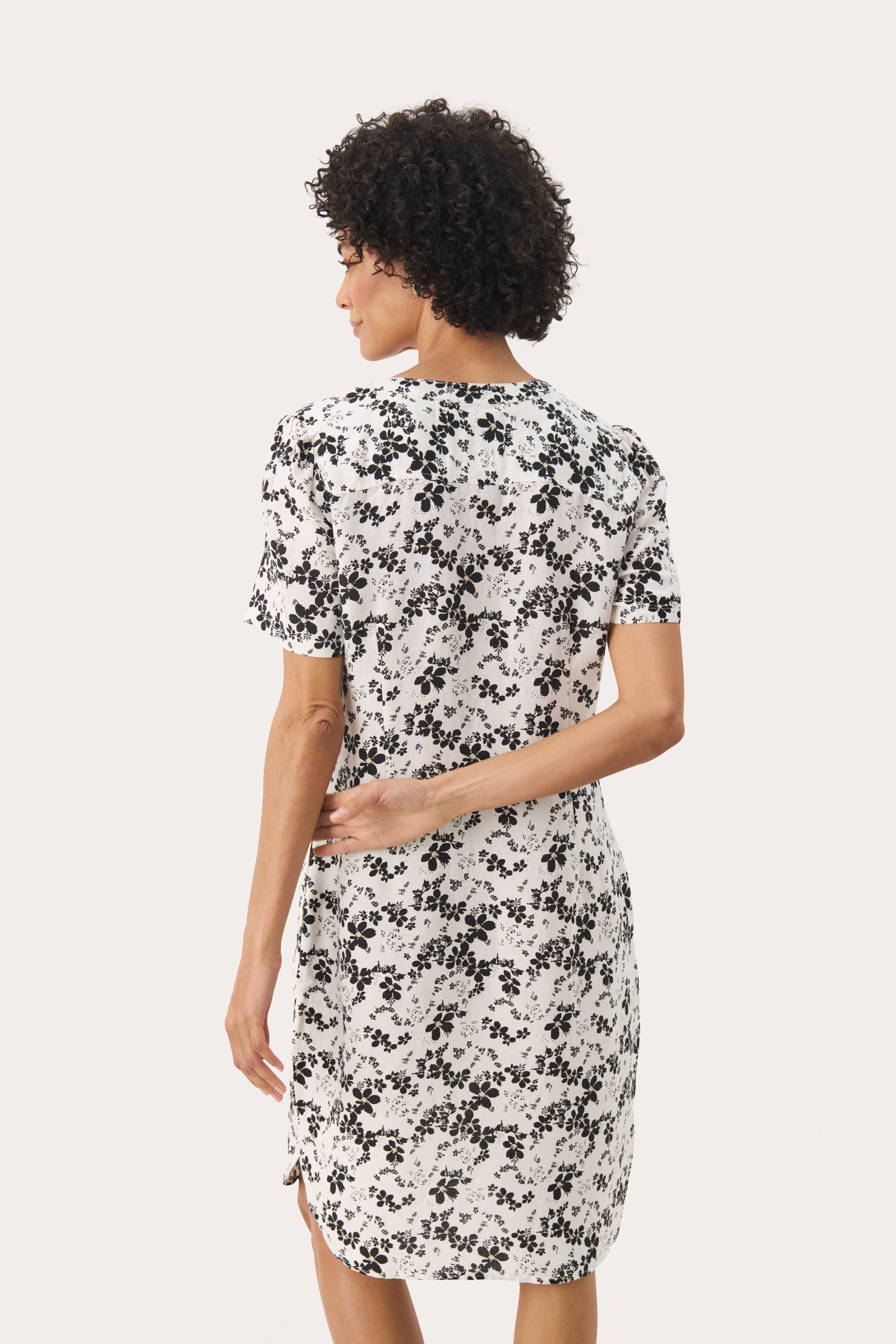 AminasePW Kjole LOOKBOOK BACK 30309934-303791