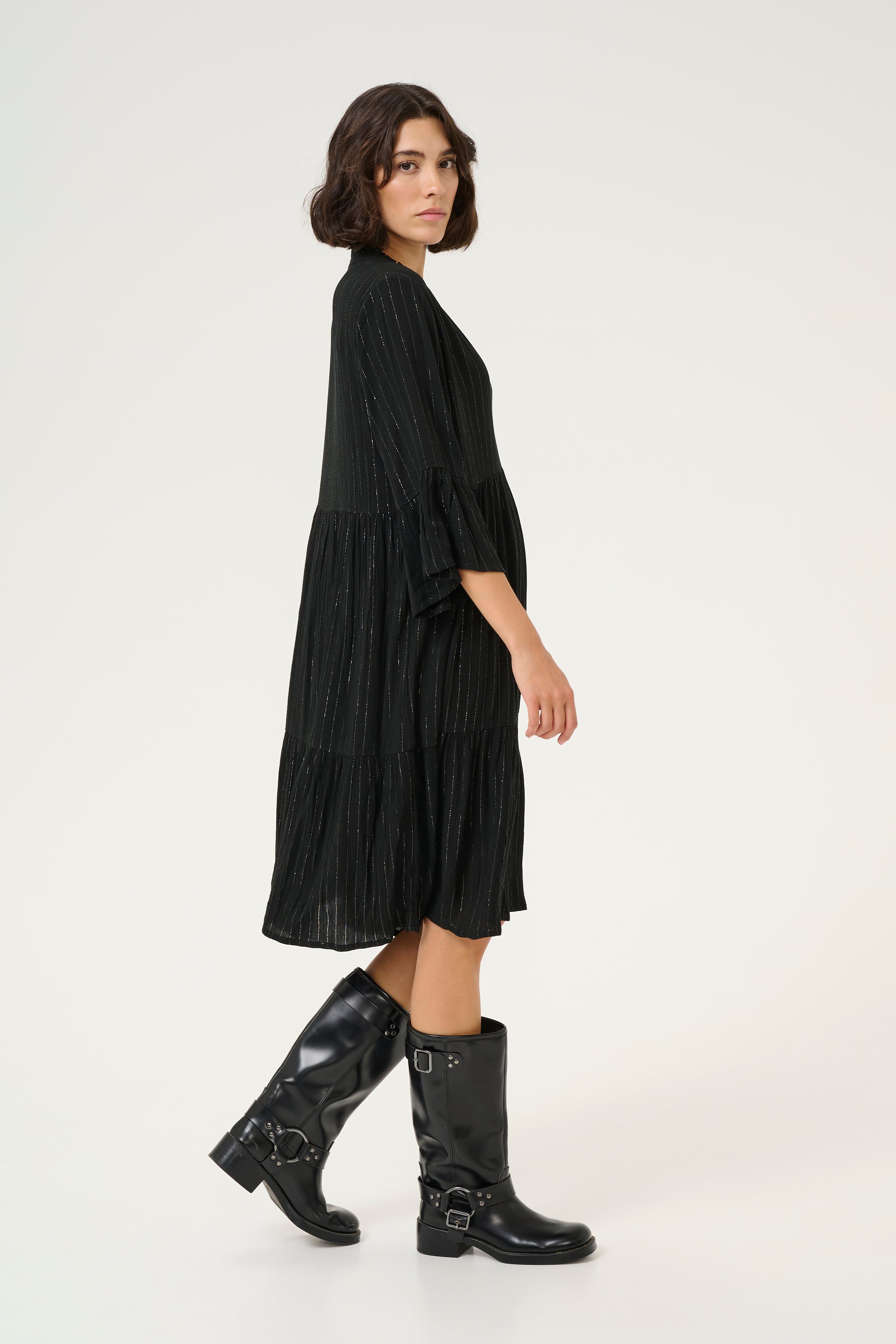 KAliv Glittrig klänning LOOKBOOK FRONT 10552164-100121