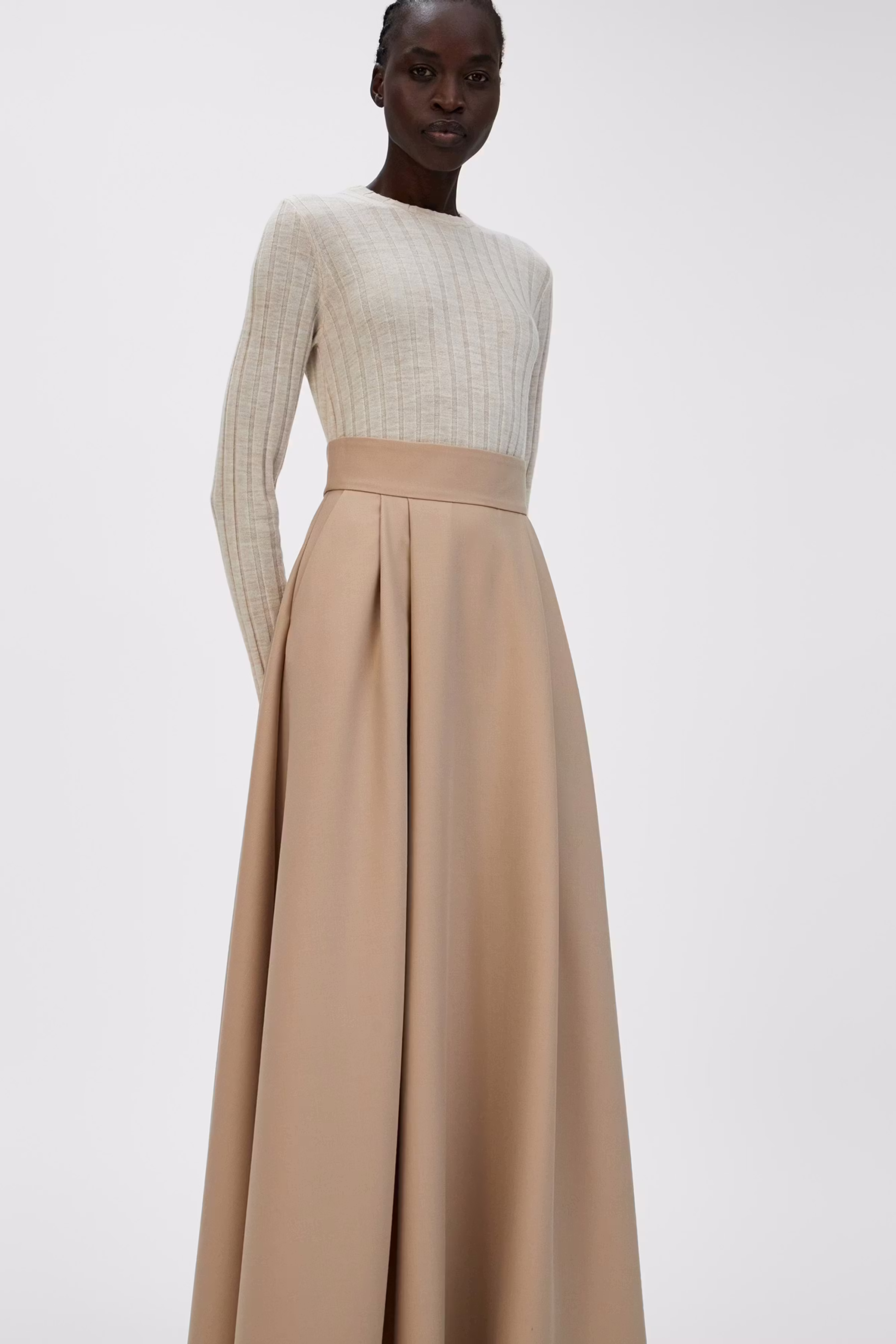 IO Skirt LOOKBOOK FRONT 30600648-BE446