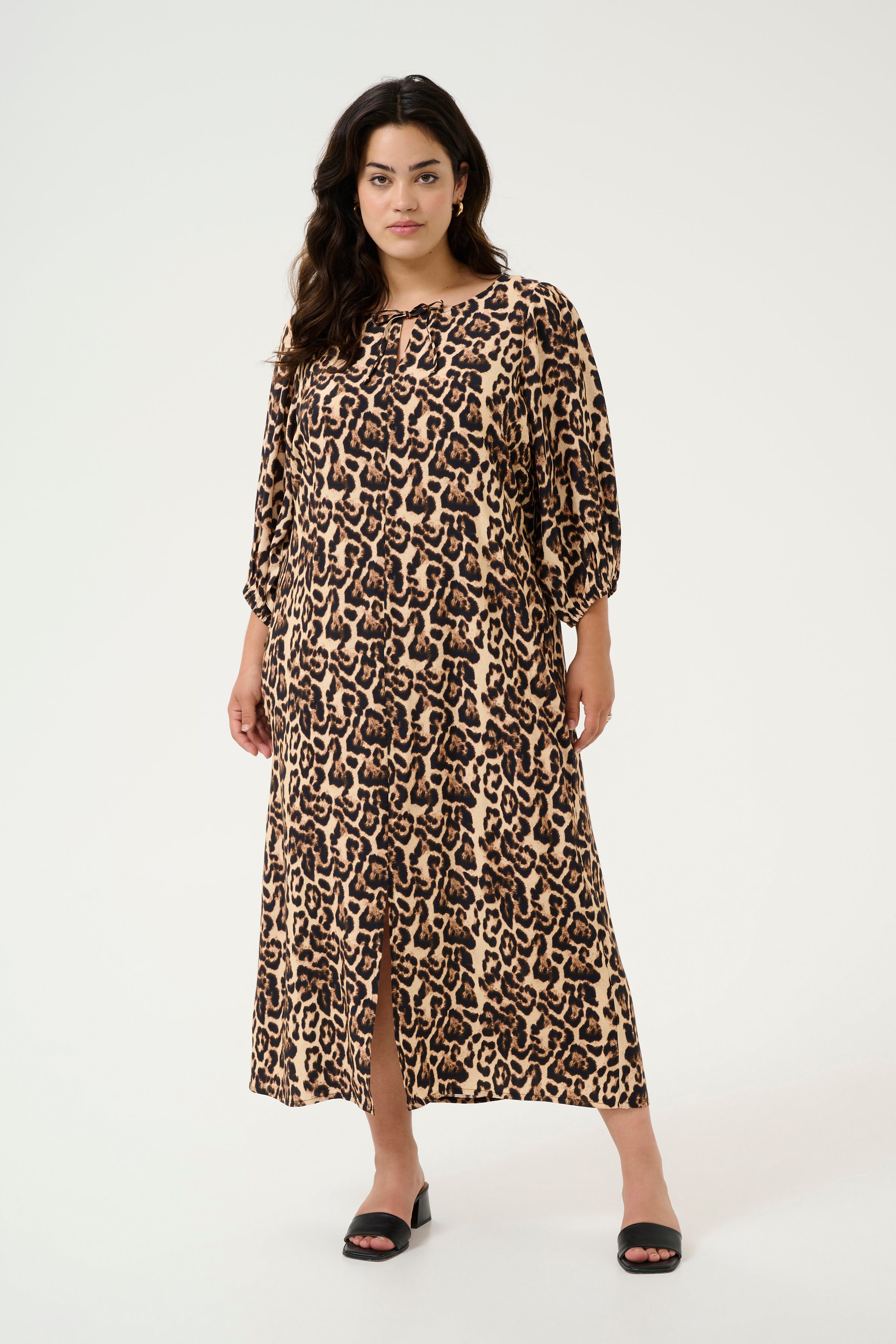 KCperla Leopard Dress LOOKBOOK FRONT 10583137-107281