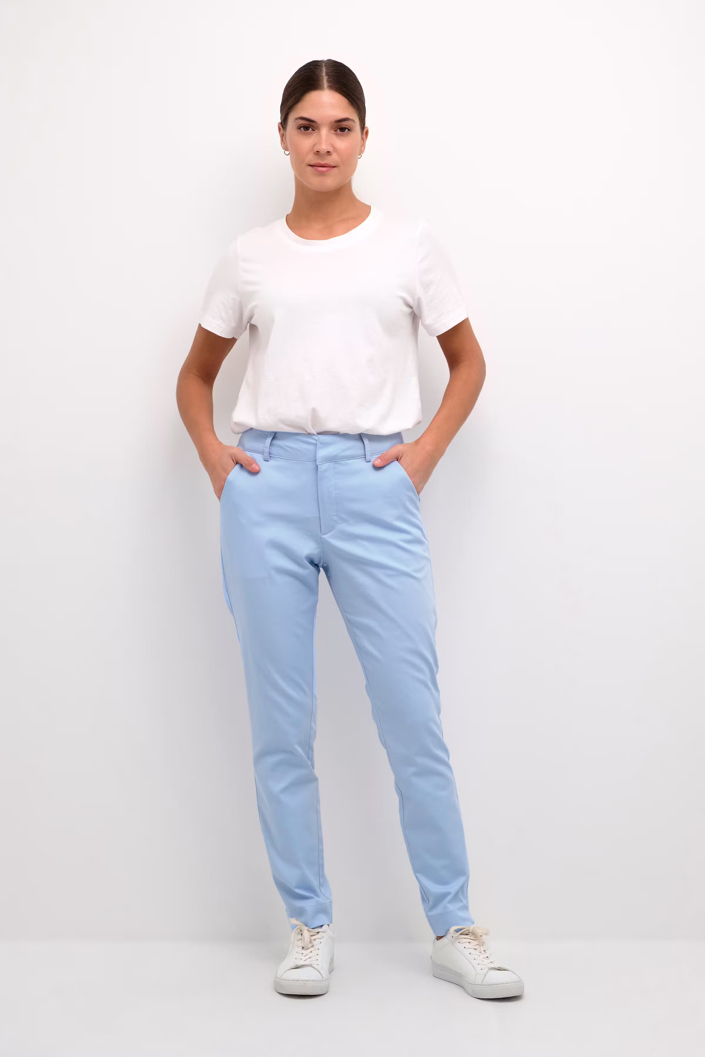 KAlea Bukser LOOKBOOK FRONT 10505191-154031