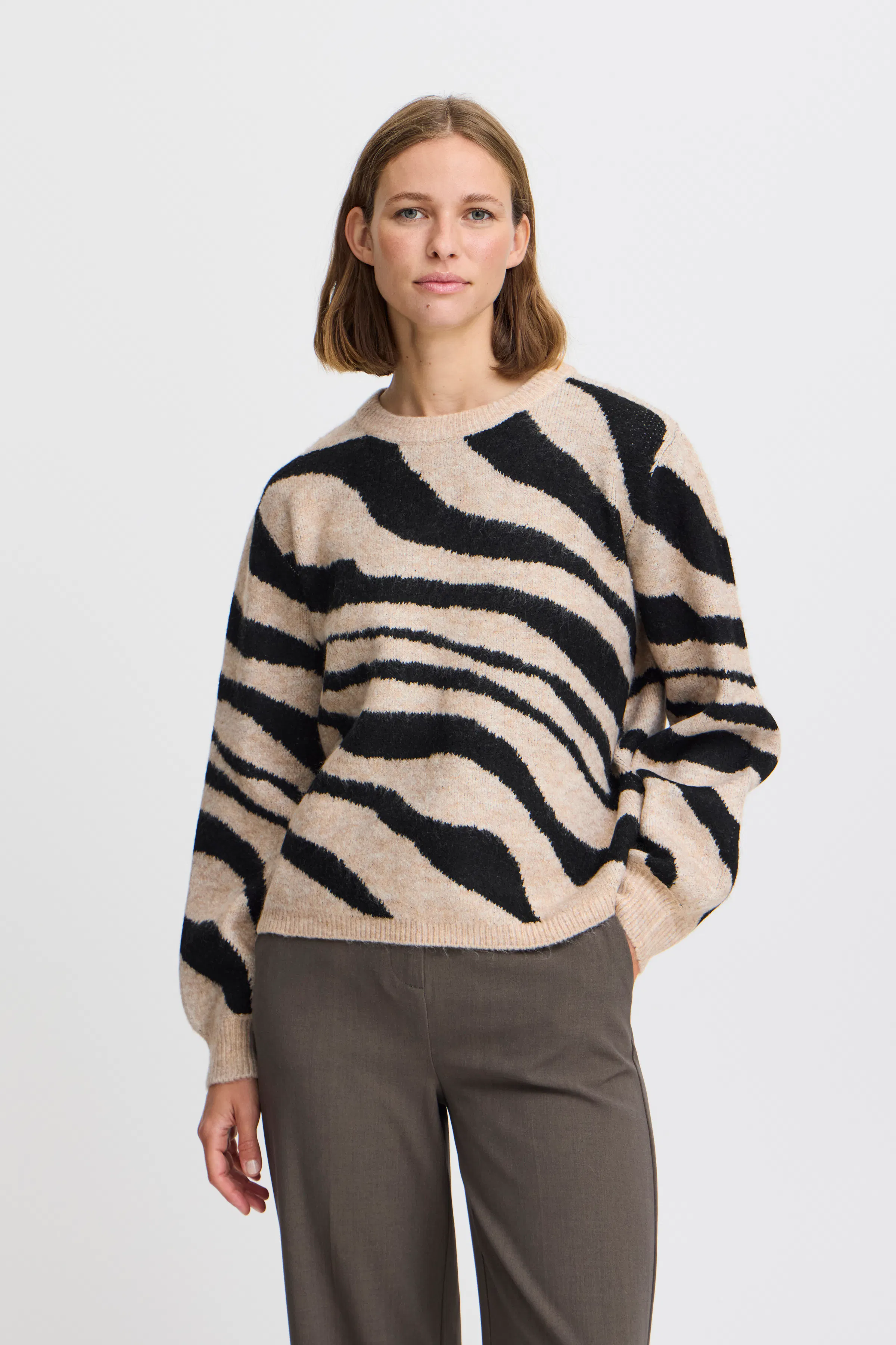 Knitted pullover in off white mix colour | b.young