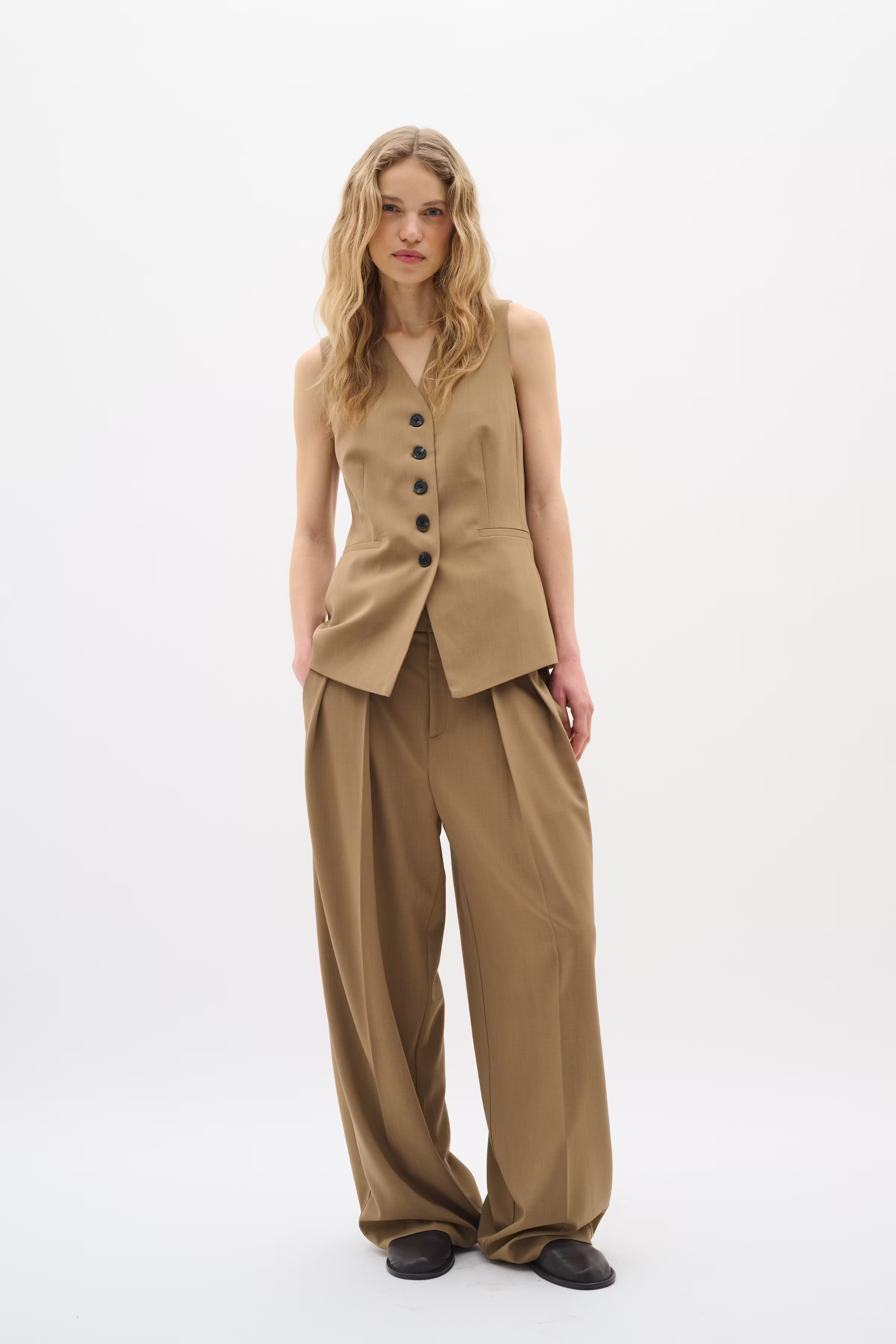 BriettaIW Väst LOOKBOOK FRONT 30110961-1808401