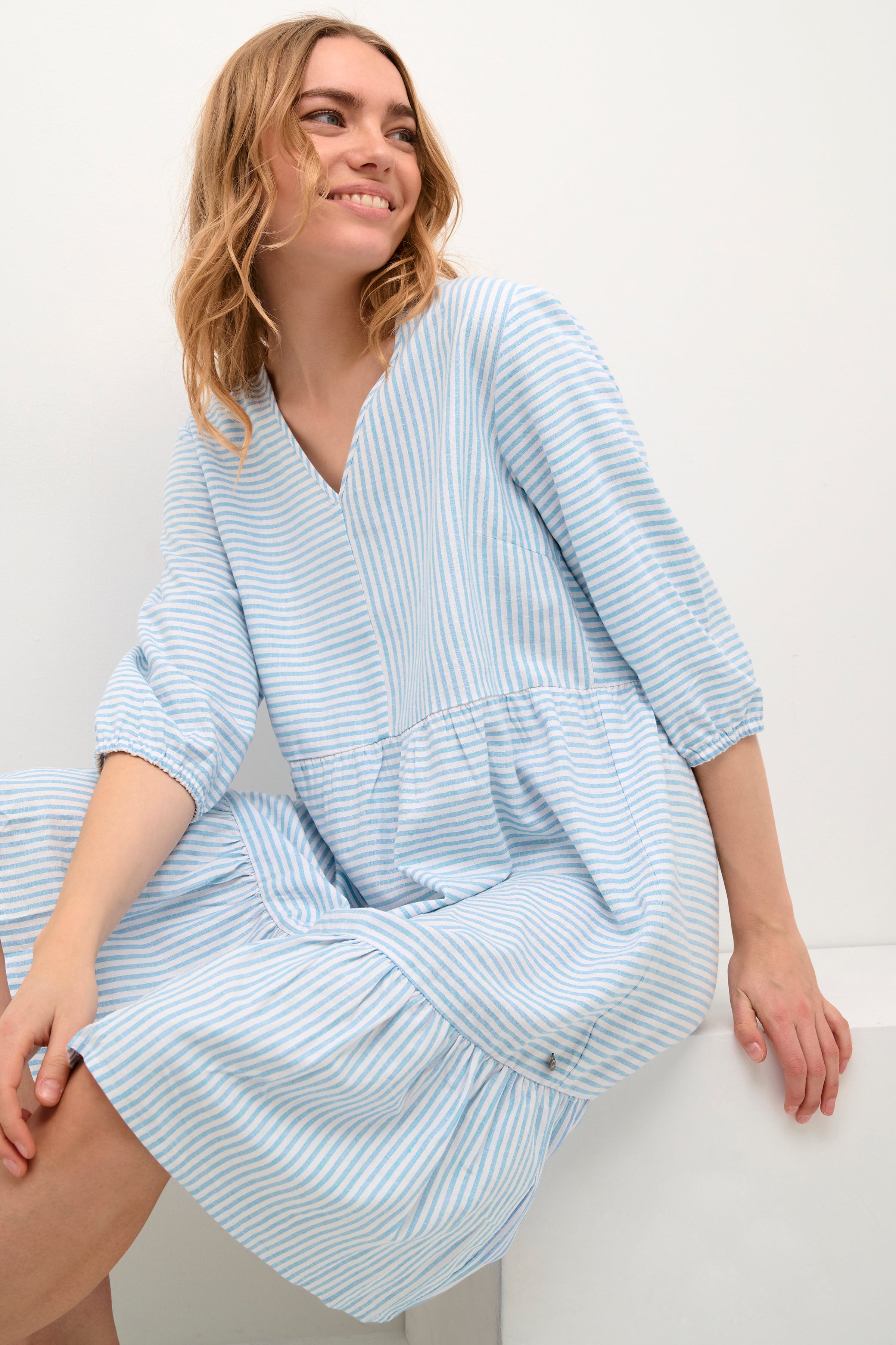 CRVenta Linen Dress LOOKBOOK DETAIL 10609852-104396