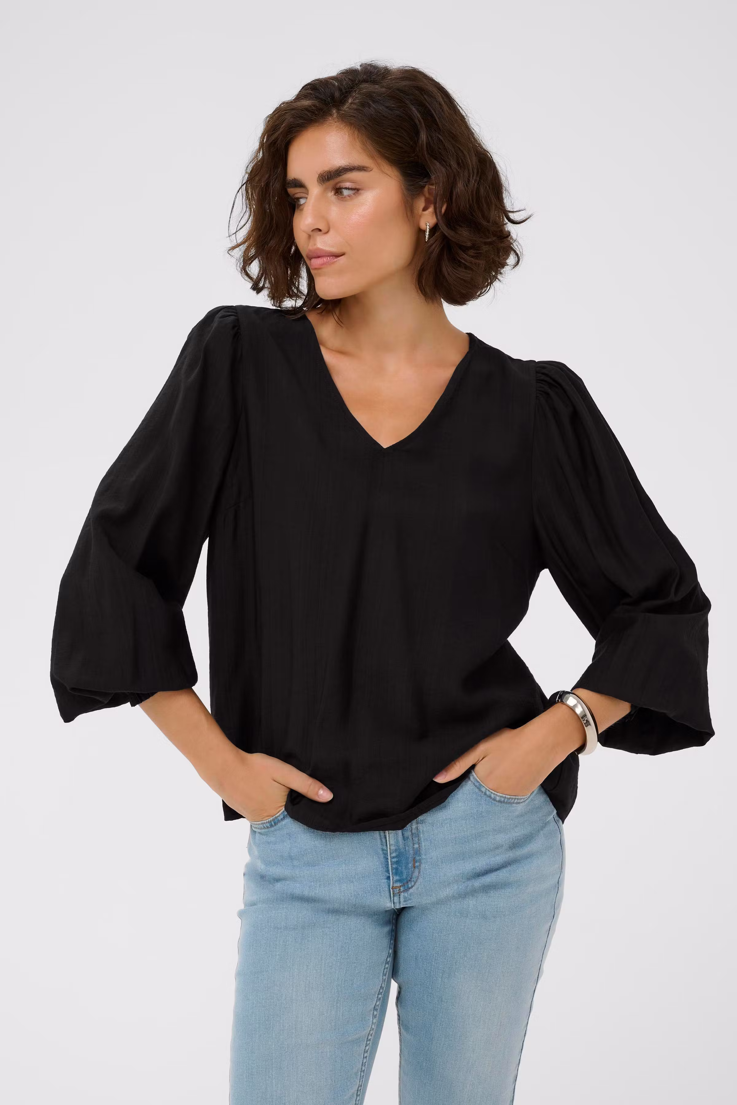 KAlufia Blus LOOKBOOK FRONT 10511104-100121